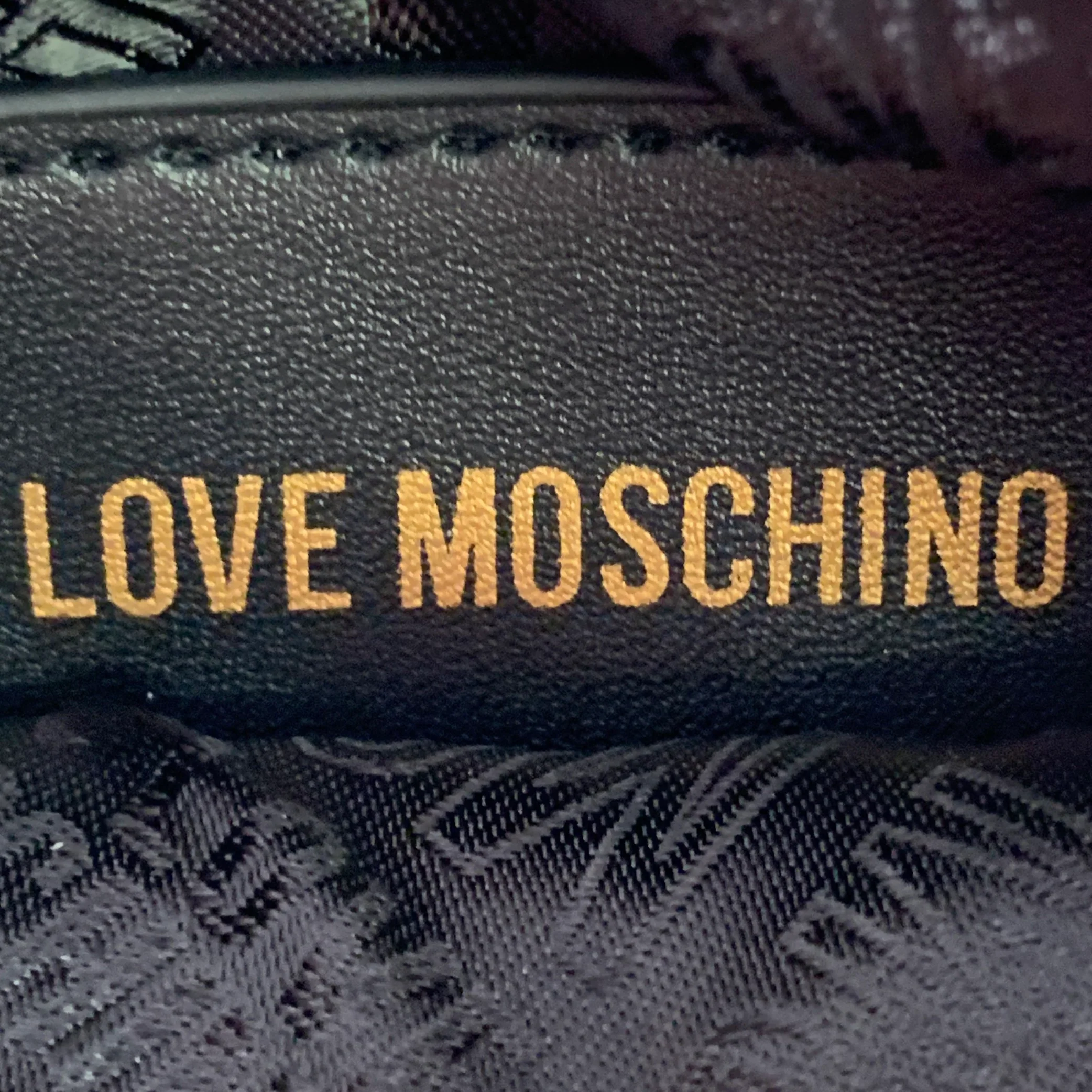 MOSCHINO Pink Quilted Leather Chain Crossbody Handbag - Image 4