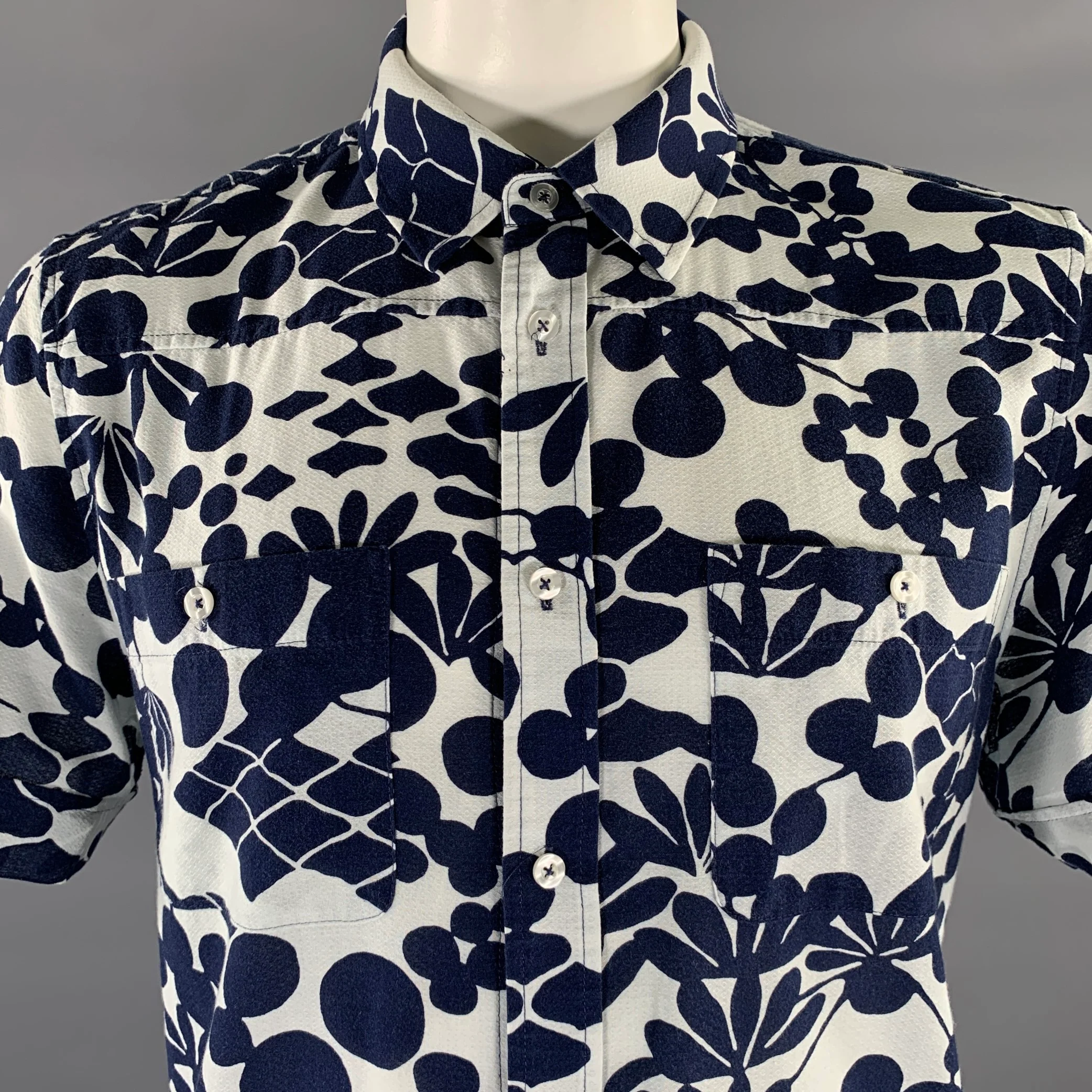 MR TURK Size L Blue White Floral Rayon Cotton Cutaway Short Sleeve Shirt - Image 2