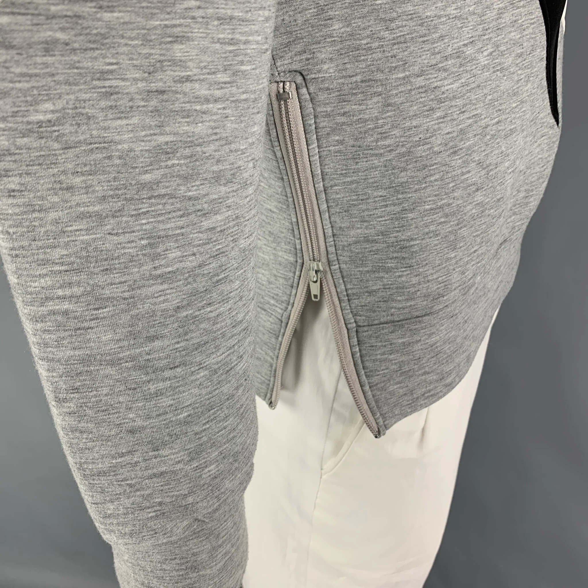 NEIL BARRETT Size L Grey White Geometric Cotton Asymmetrical Sweatshirt - Image 3