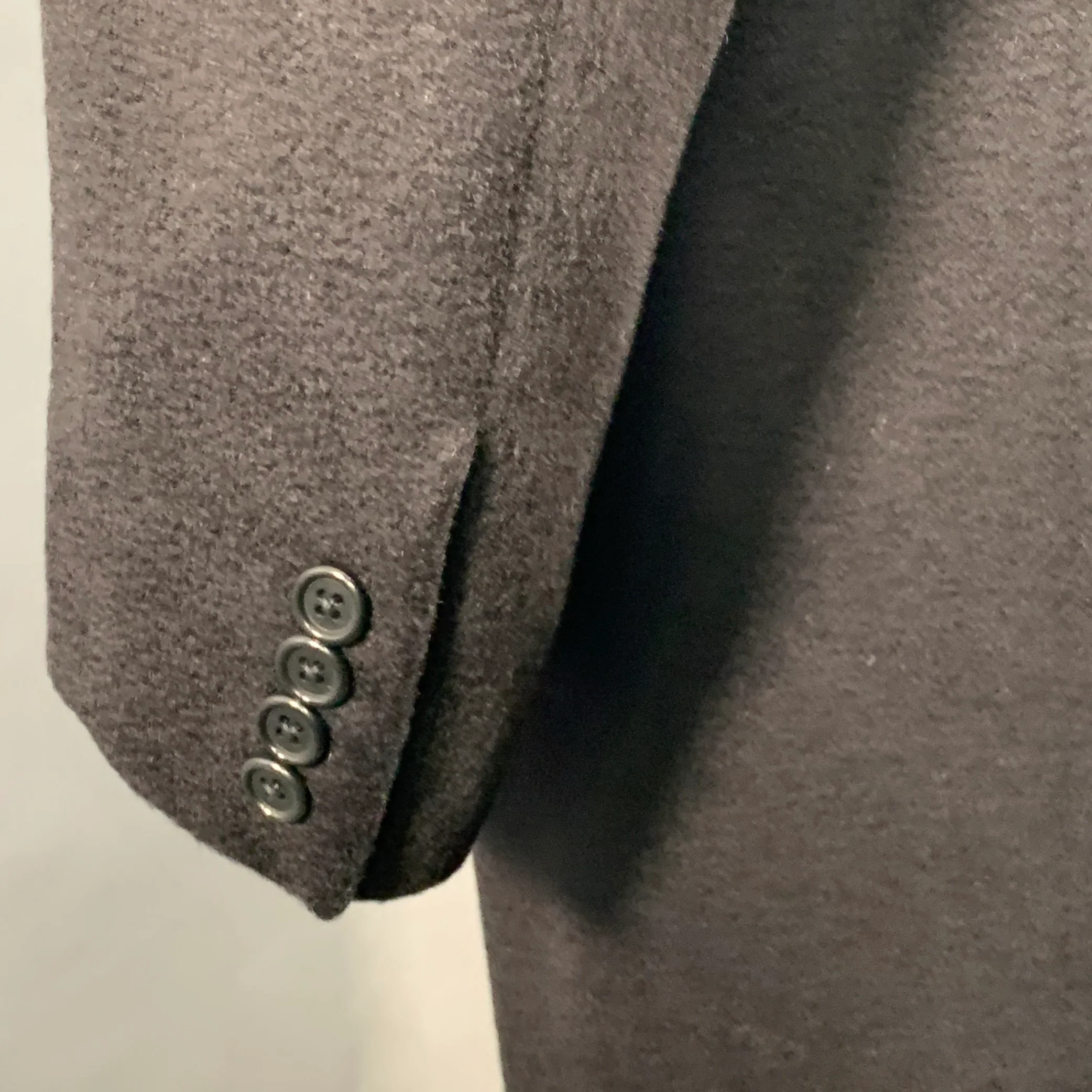 NEIMAN MARCUS Size 42 Black Cashmere Single Breasted Coat - Image 4