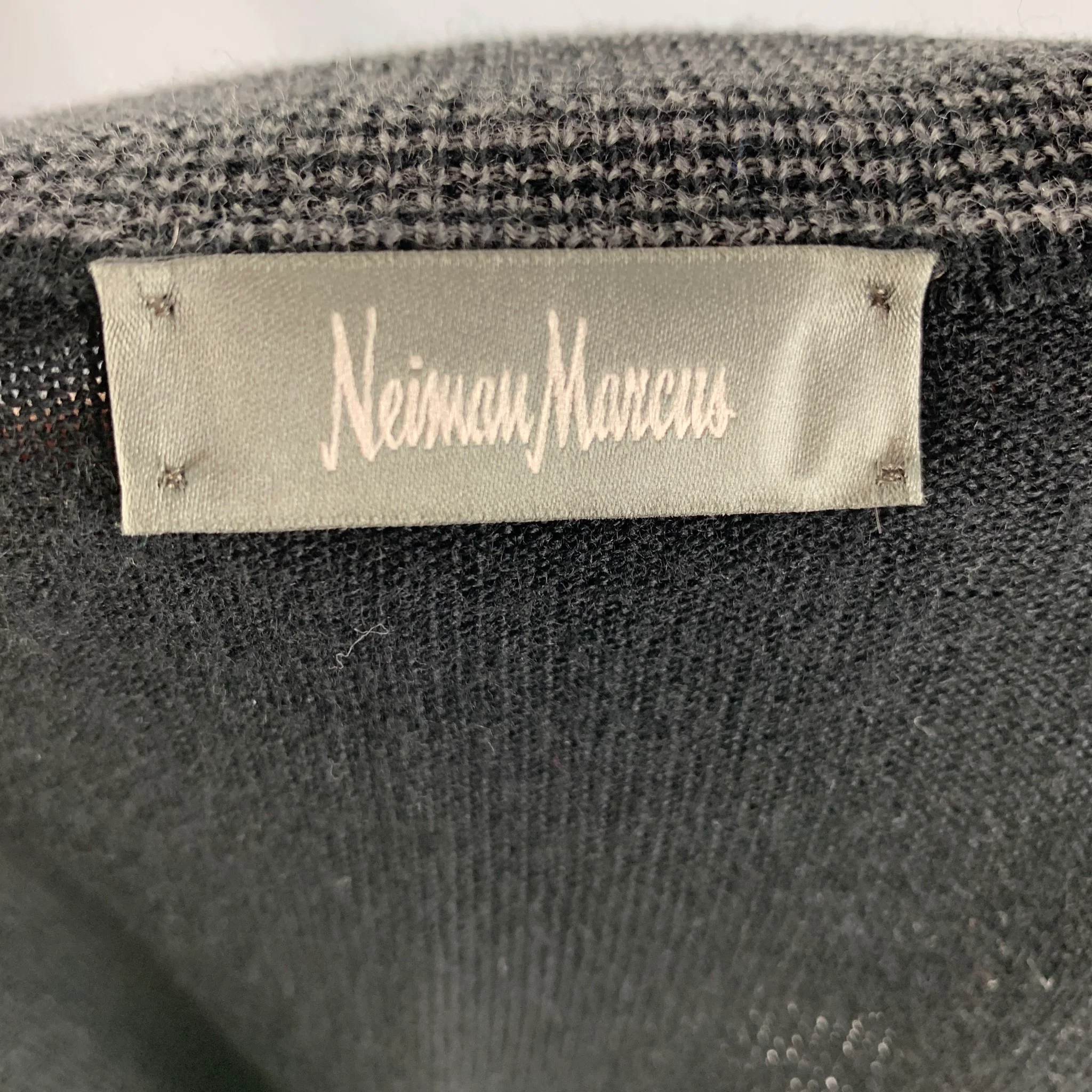 NEIMAN MARCUS Size L Black Merino Wool Blend Zip Up Vest (Indoor) - Image 4