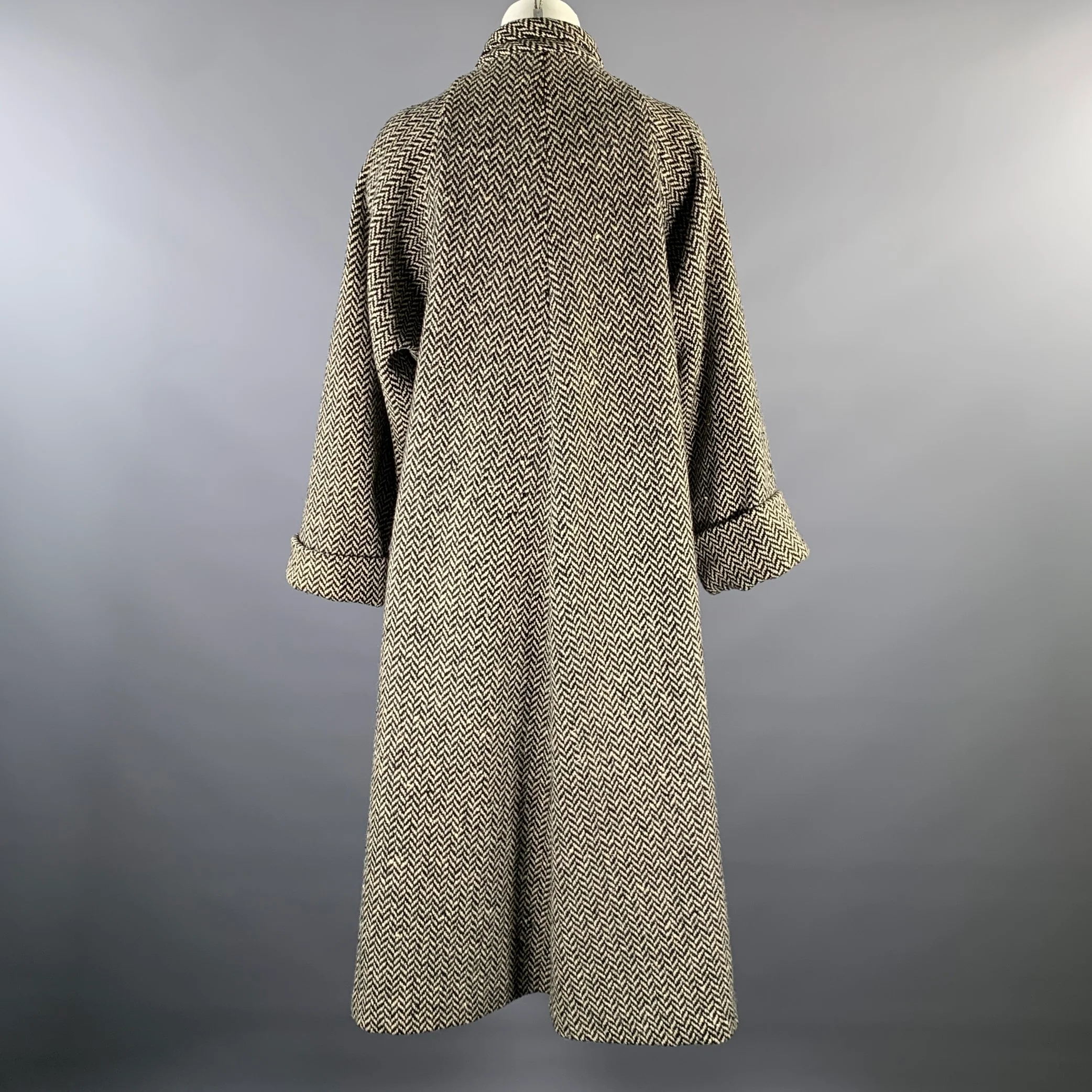 NEIMAN MARCUS Size M Black White Herringbone Notch Lapel Coat - Image 3