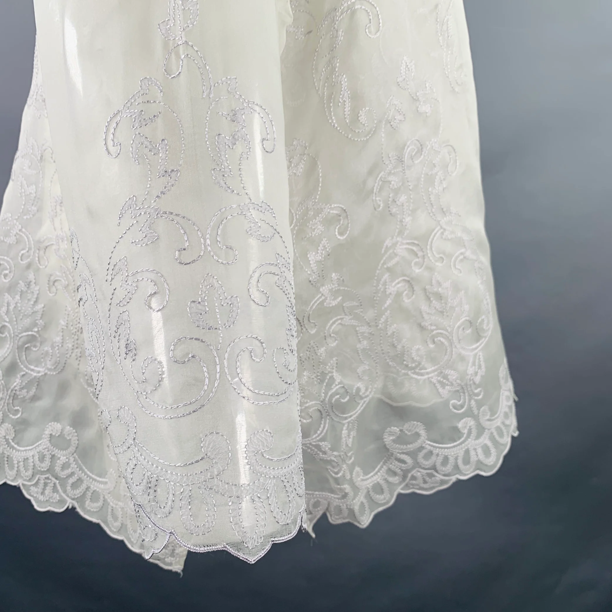 NEIMAN MARCUS Size M Grey Silk Embroidered 2 PC Dress Top Set - Image 3