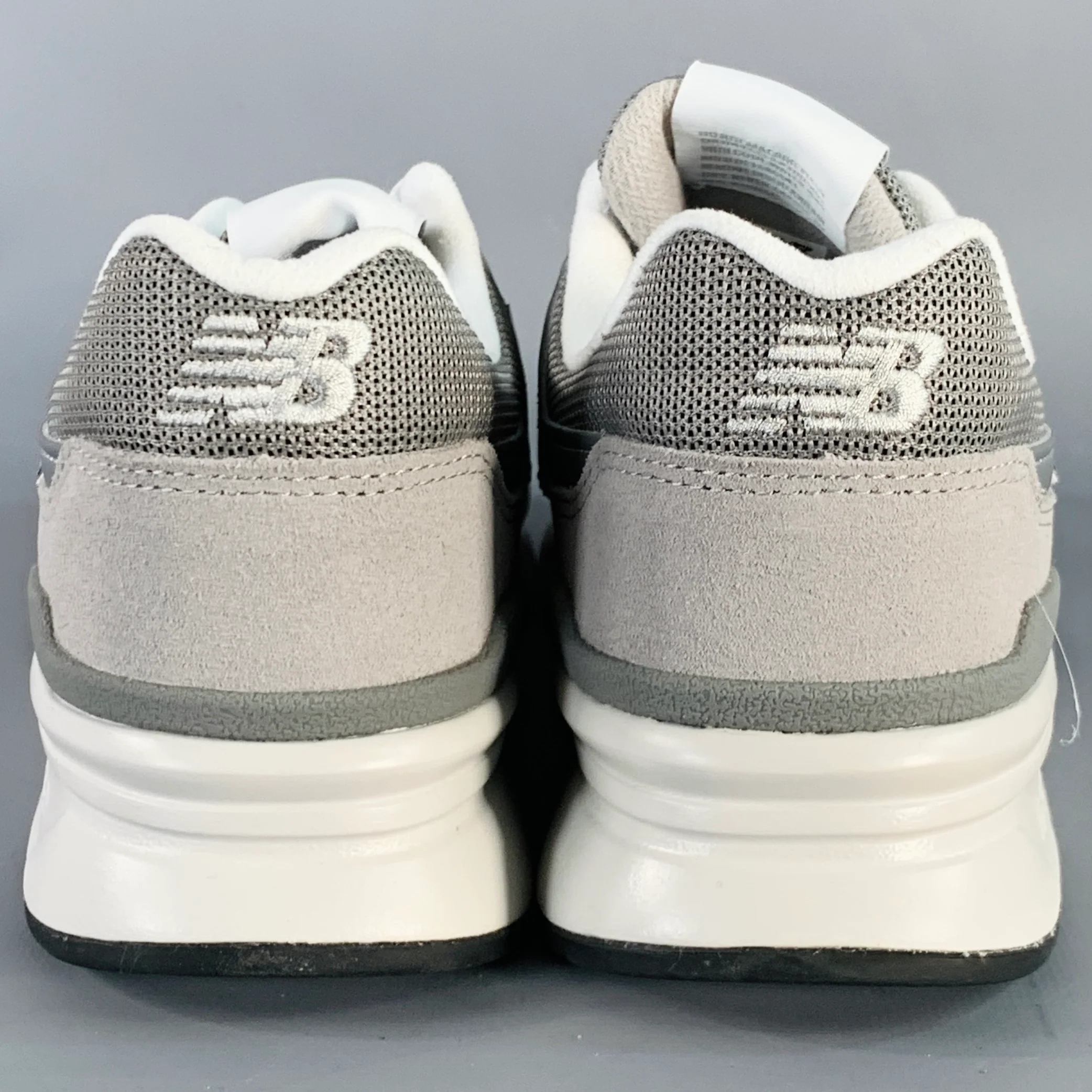 NEW BALANCE 2018 Size 7 997H Grey White Color Block Suede Lace-Up Sneakers - Image 3