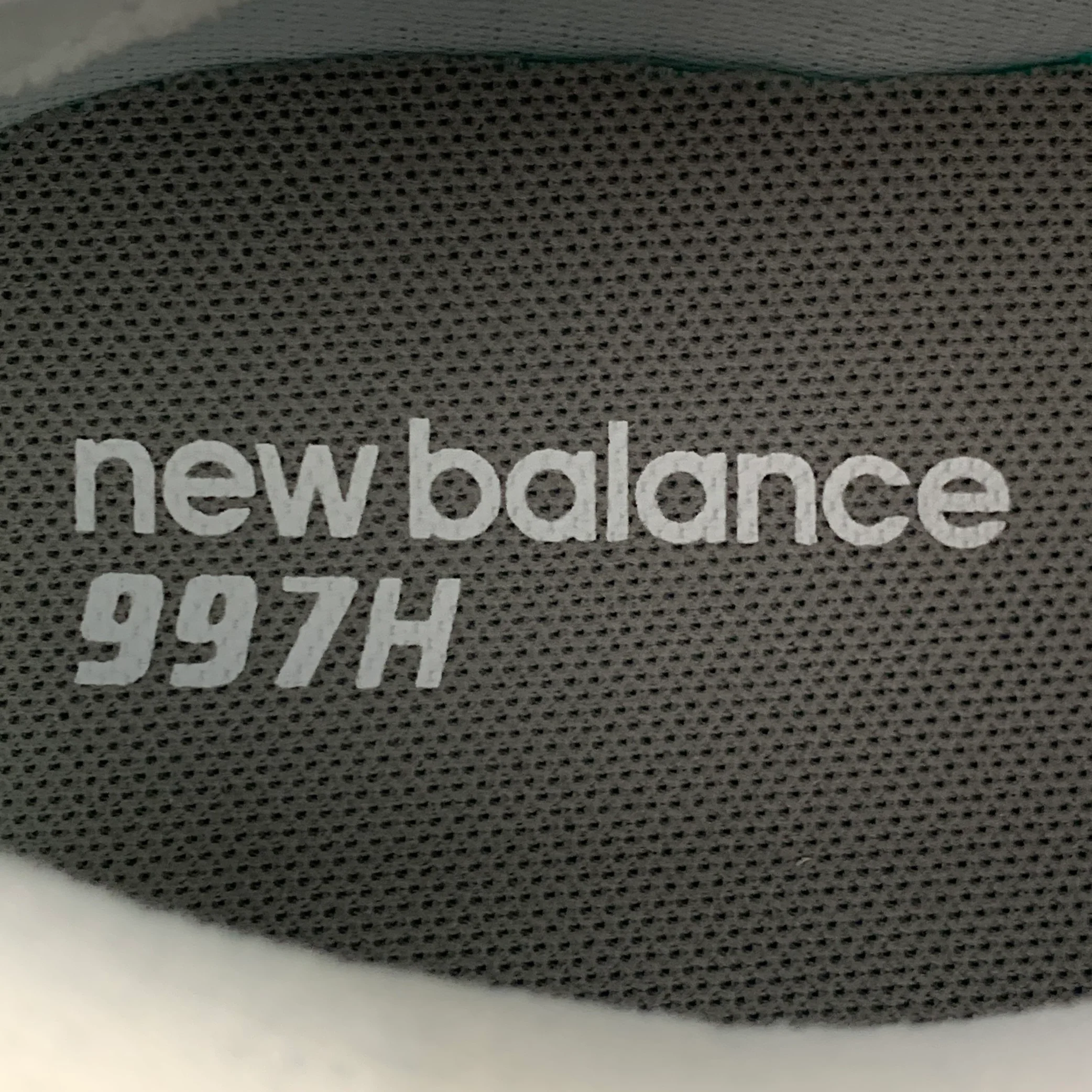 NEW BALANCE 2018 Size 7 997H Grey White Color Block Suede Lace-Up Sneakers - Image 7