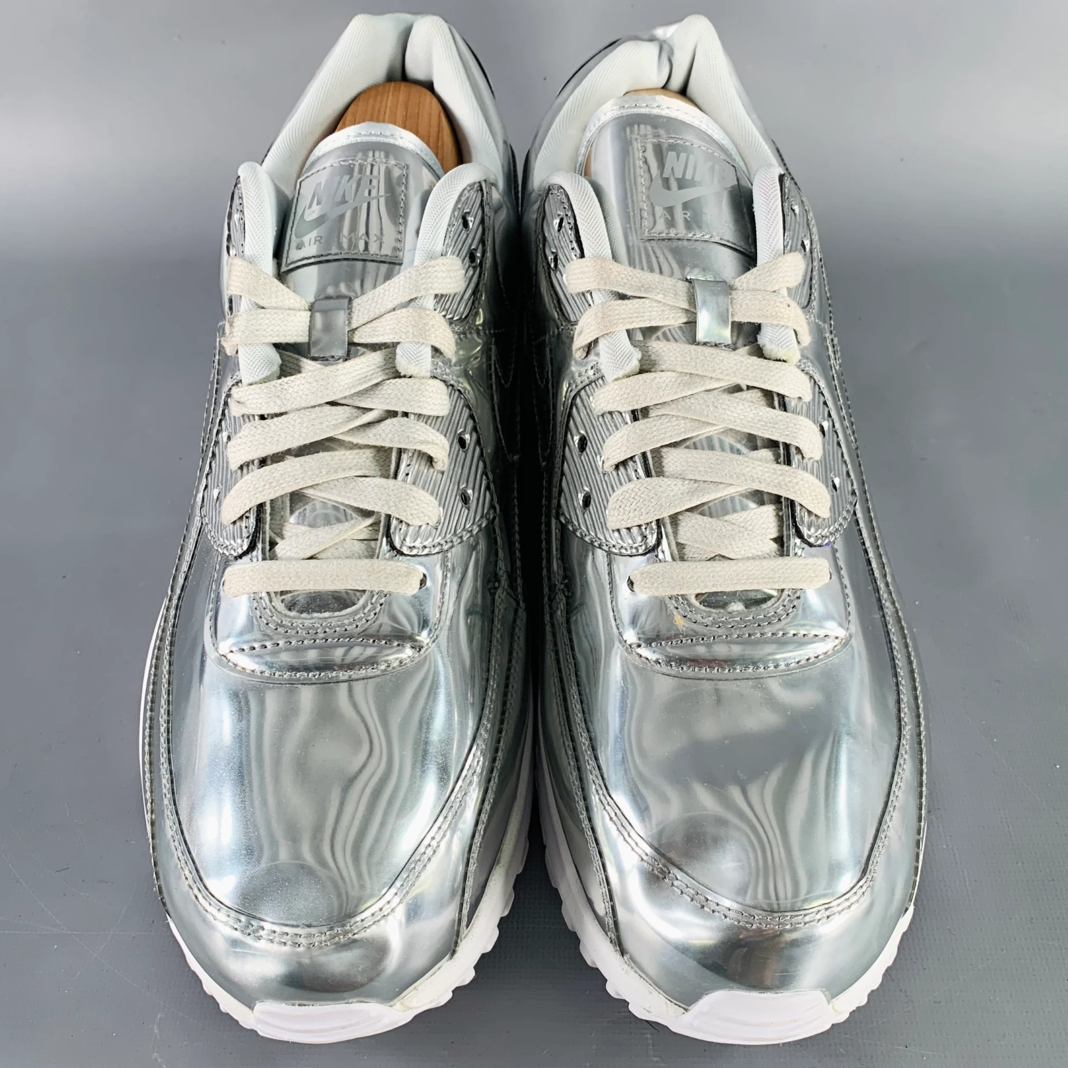 NIKE 2020 30th Anniversary Size 15.5 Silver Metallic Low Top Sneakers - Image 4