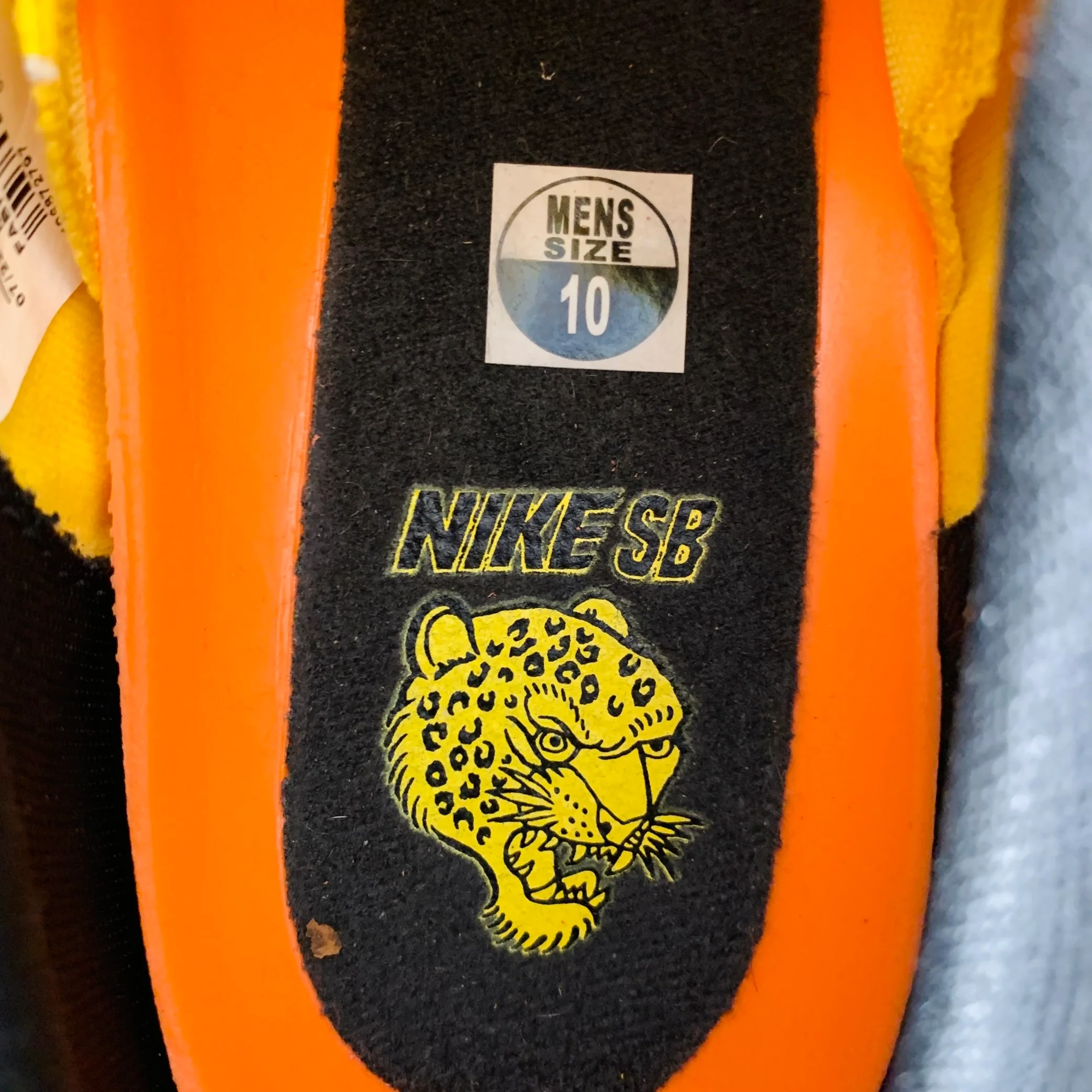 NIKE Size 10 SB Bruin Hyperfeel Yellow Black Suede Lace-Up Low Top Sneakers - Image 7
