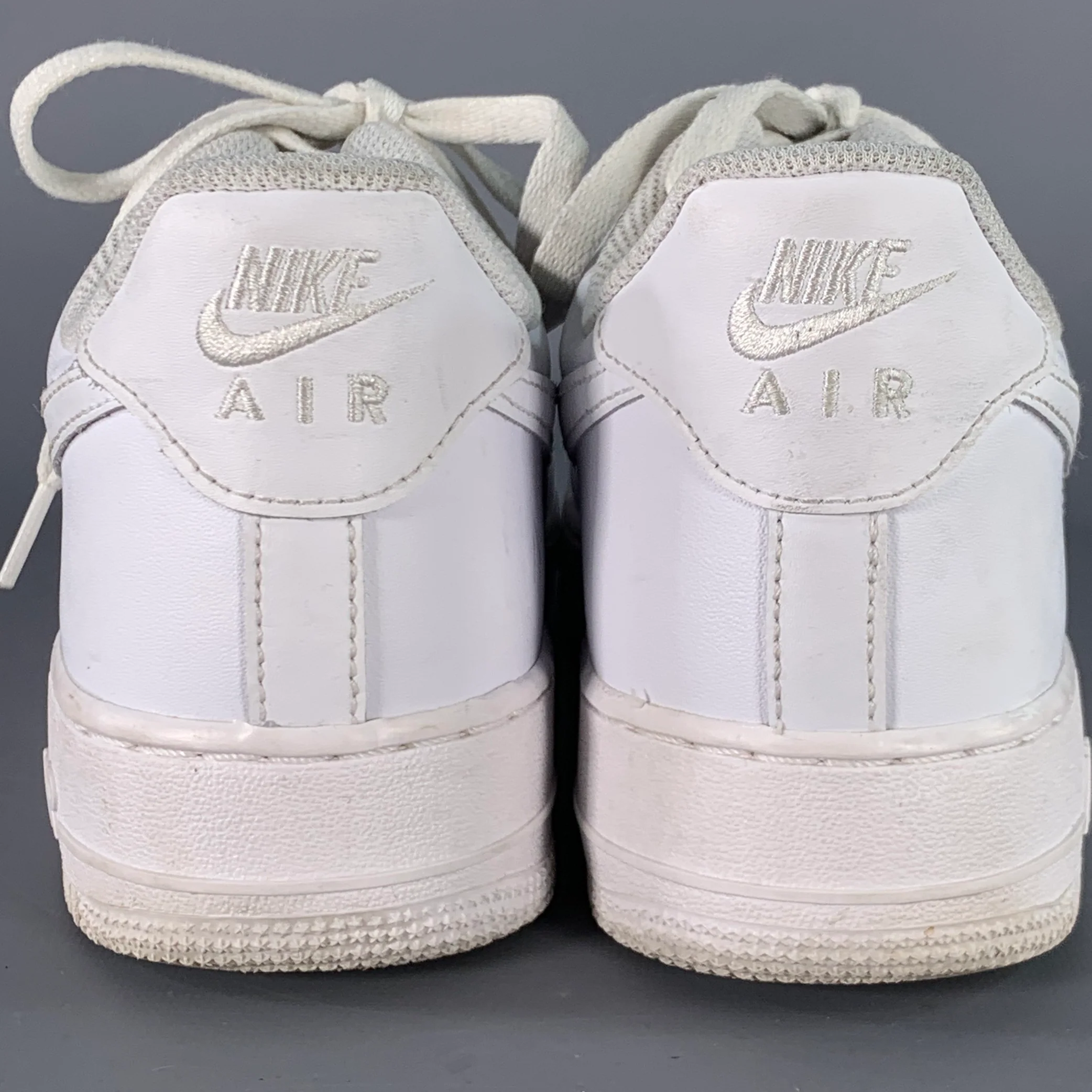 NIKE Size 10 White Leather Rubber Sole Platform Sneakers - Image 3