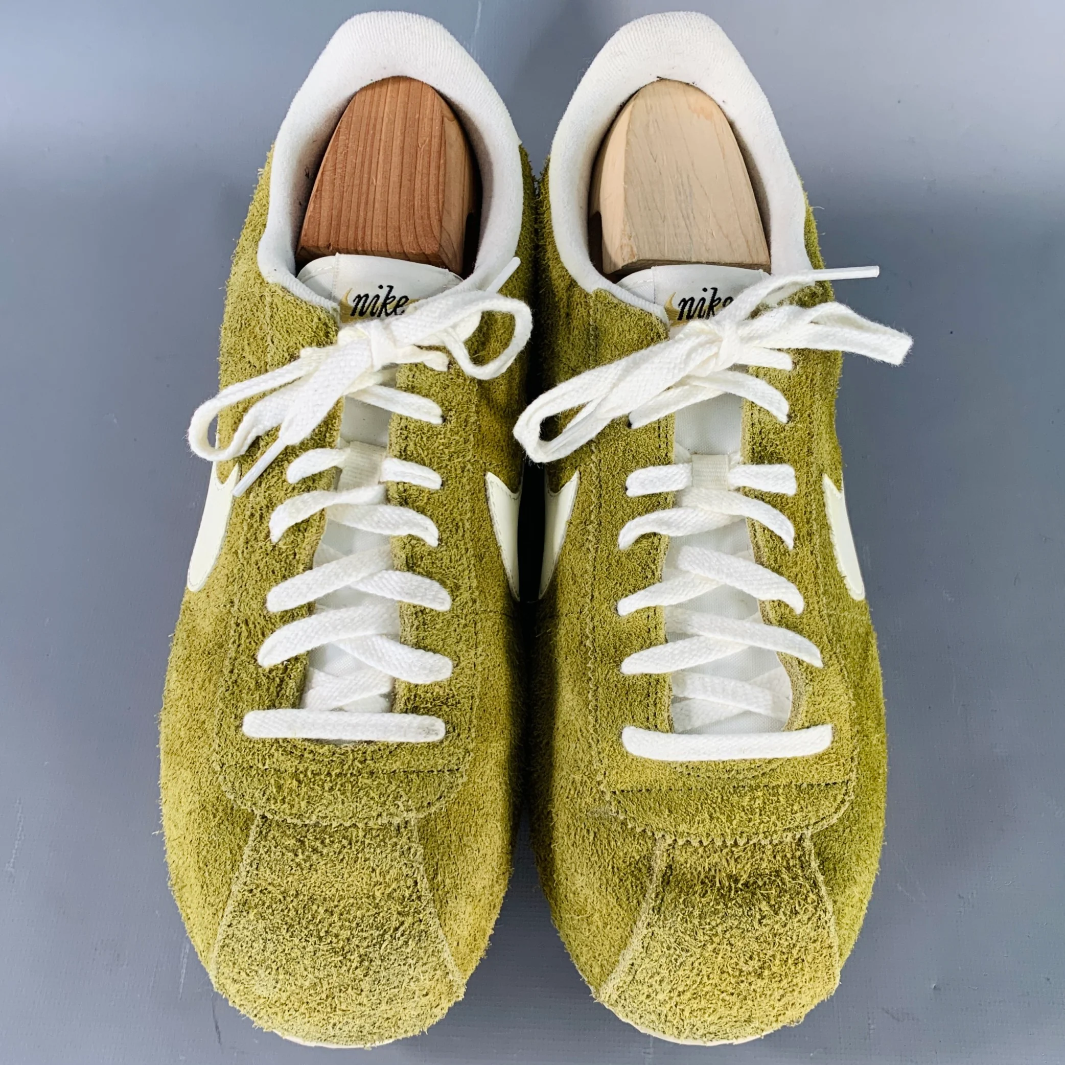 NIKE Size 11 Cortez SE Moss Green Suede Low Top Sneakers - Image 4