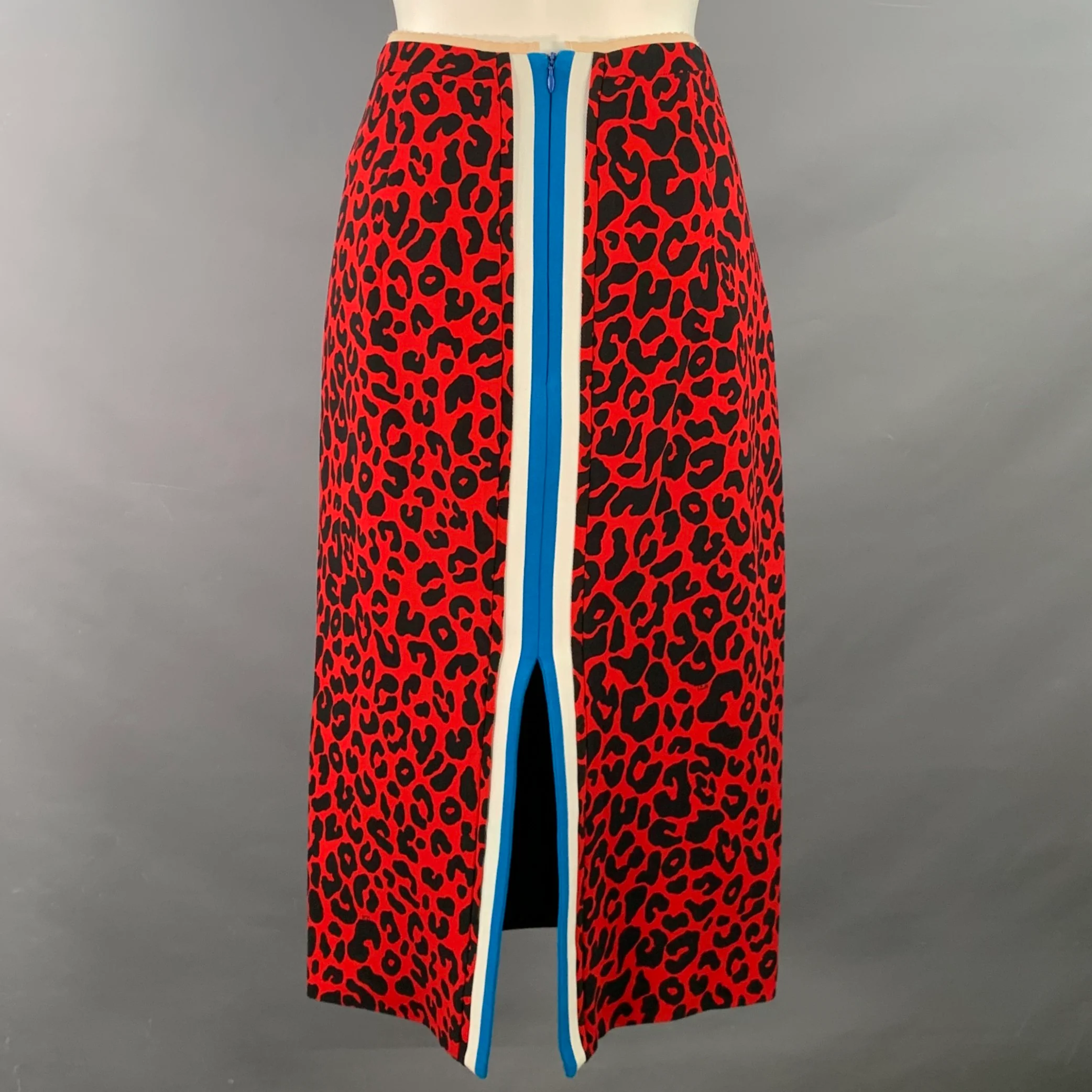 No. 21 Size 8 Red Black Viscose Animal Print Pencil Midi Skirt - Image 2