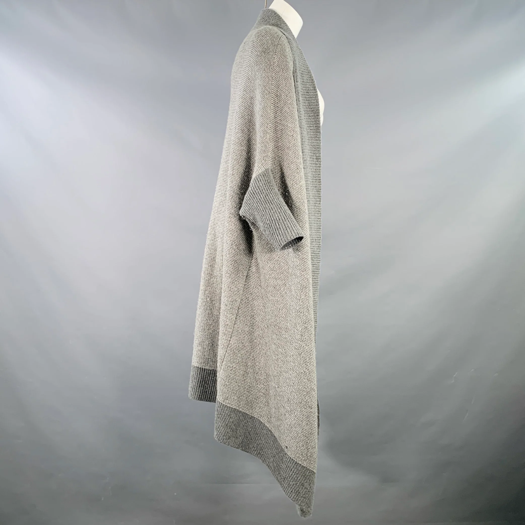 NO BRAND Size M Grey White Knit Shawl Collar Short Sleeve Open Front Cardigan - Image 2