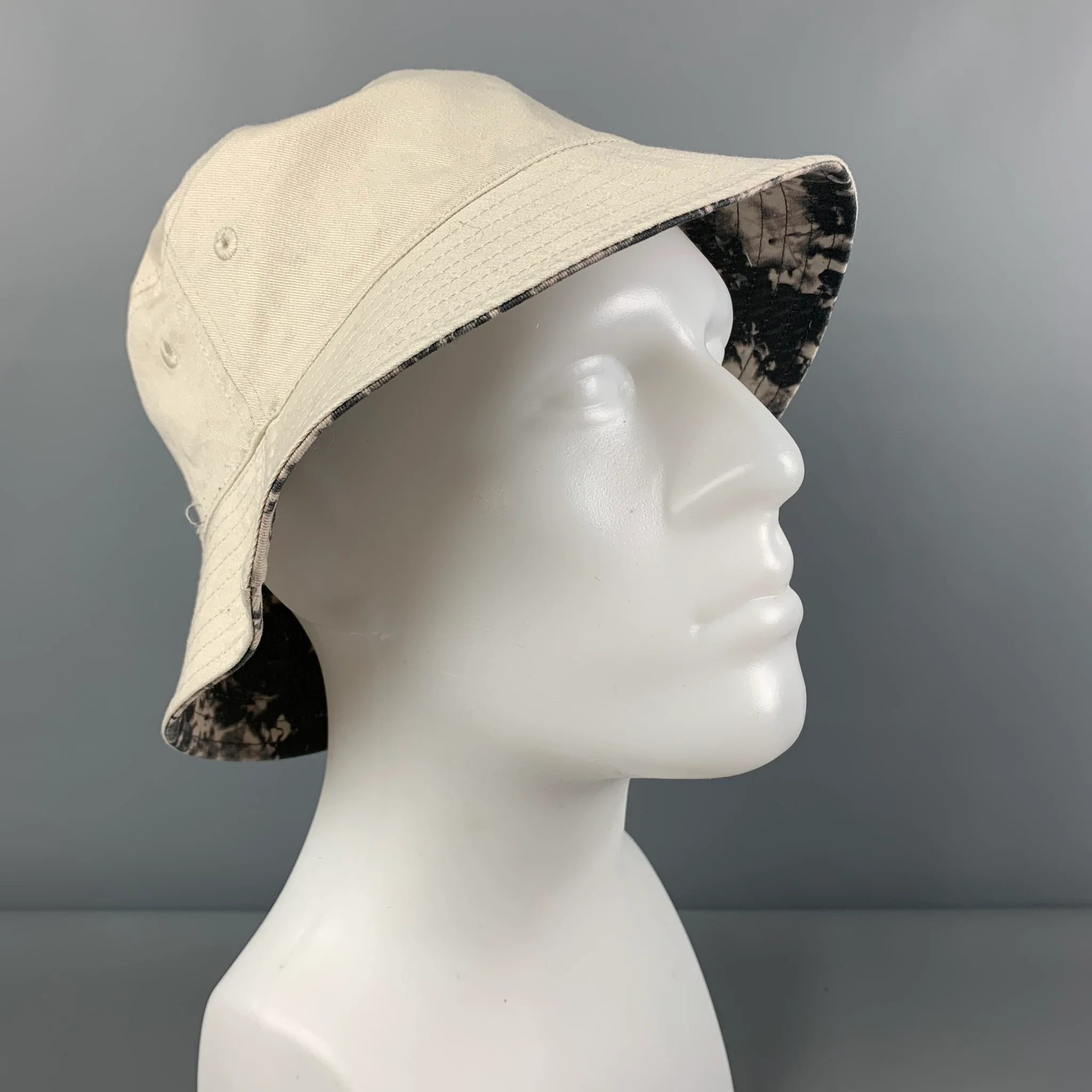 NO BRAND Size One Size Beige Green Camoflage Hats - Image 5