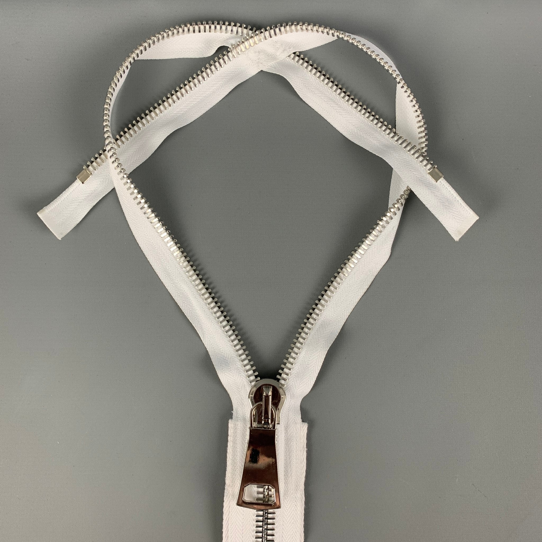 NO BRAND White Silver Cotton Metal Oversized Zipper Necklace - Image 2