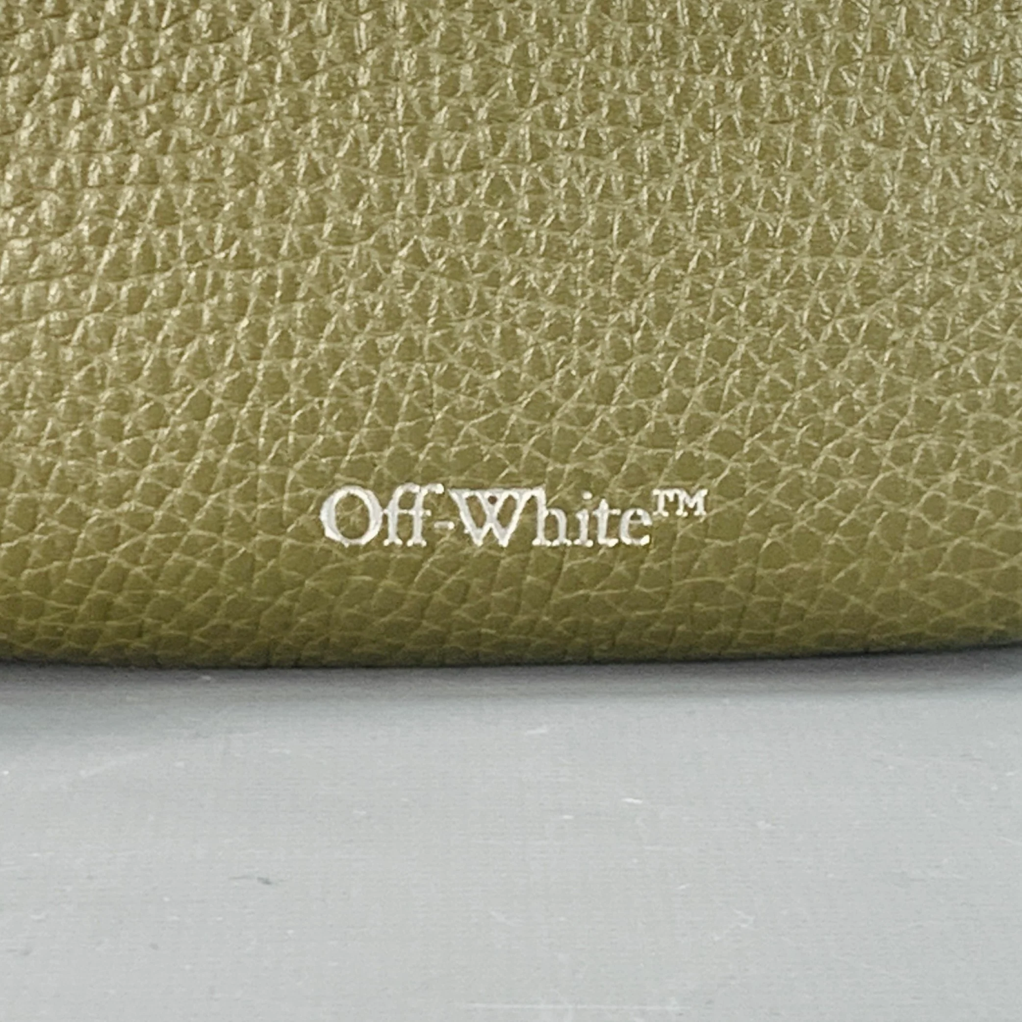 OFF-WHITE One Size Green Olive Embossed Pebble Grain Leather Phone Bag - Image 5