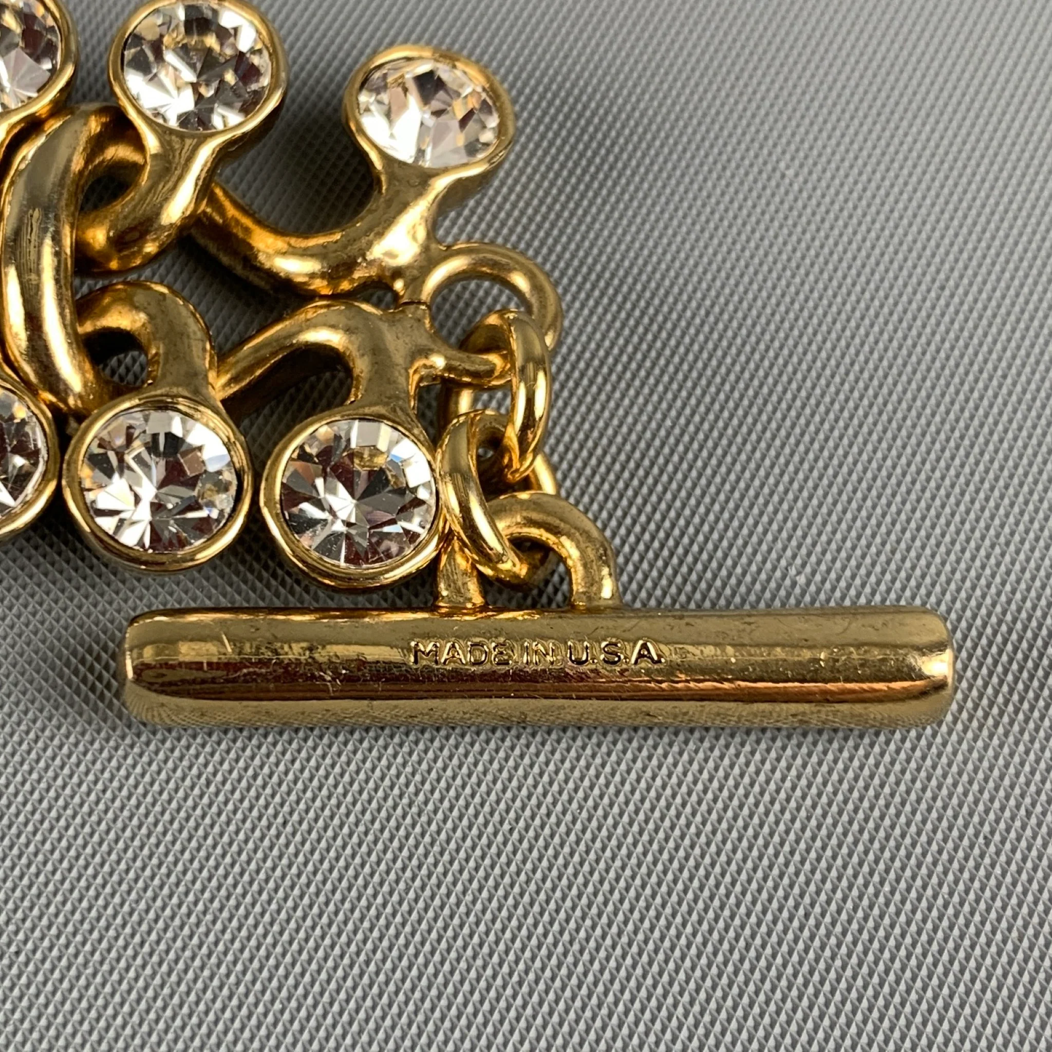 OSCAR DE LA RENTA Gold Metal Bracelet - Image 5