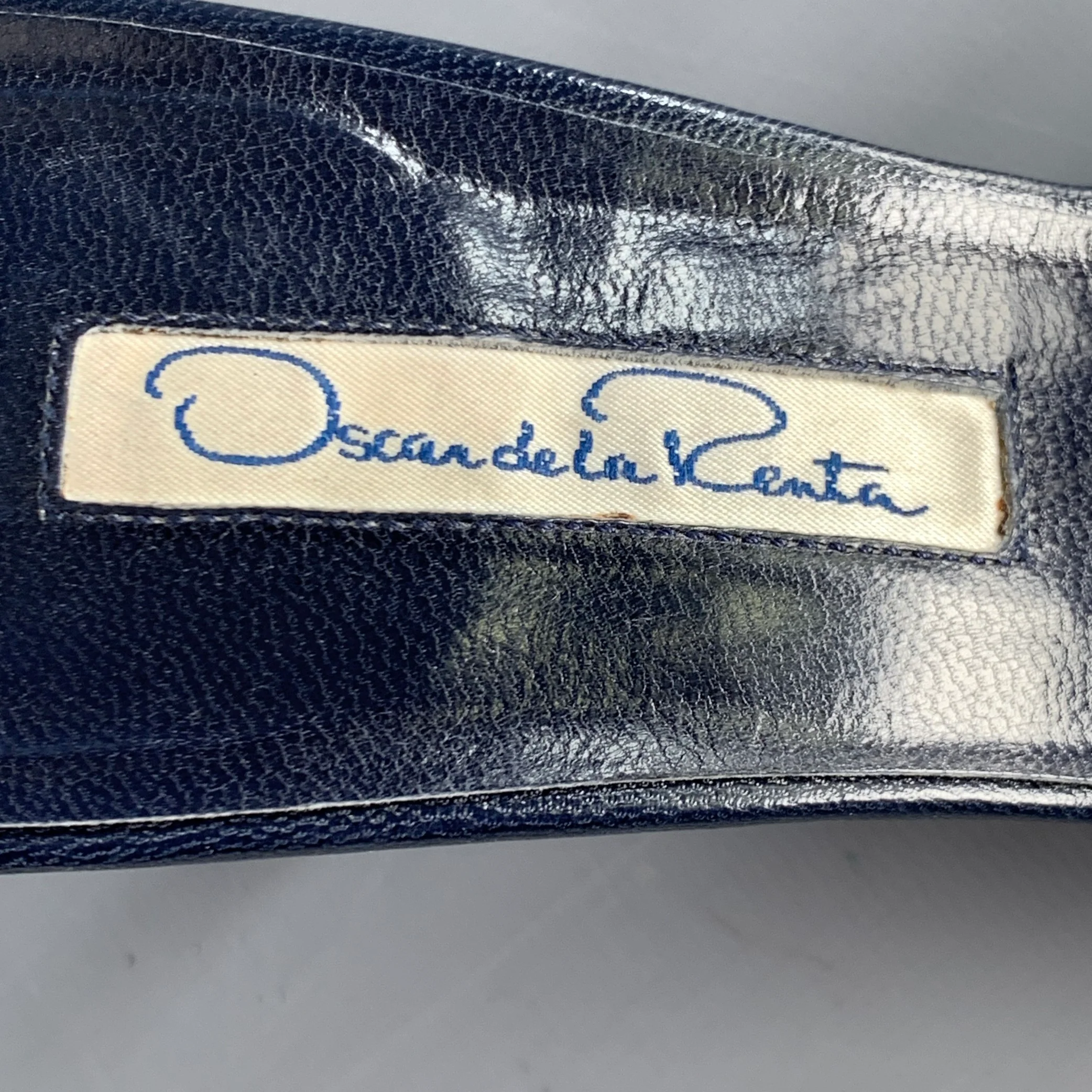 OSCAR DE LA RENTA Size 7 Navy Yellow Leather Strappy Sandals - Image 7