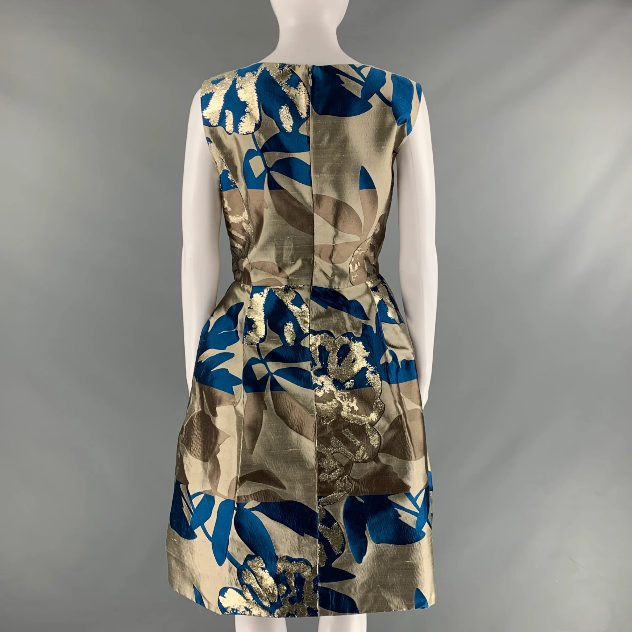 OSCAR DE LA RENTA Size 8 Taupe Blue Polyester Silk Print A-Line Cocktail Dress - Image 3