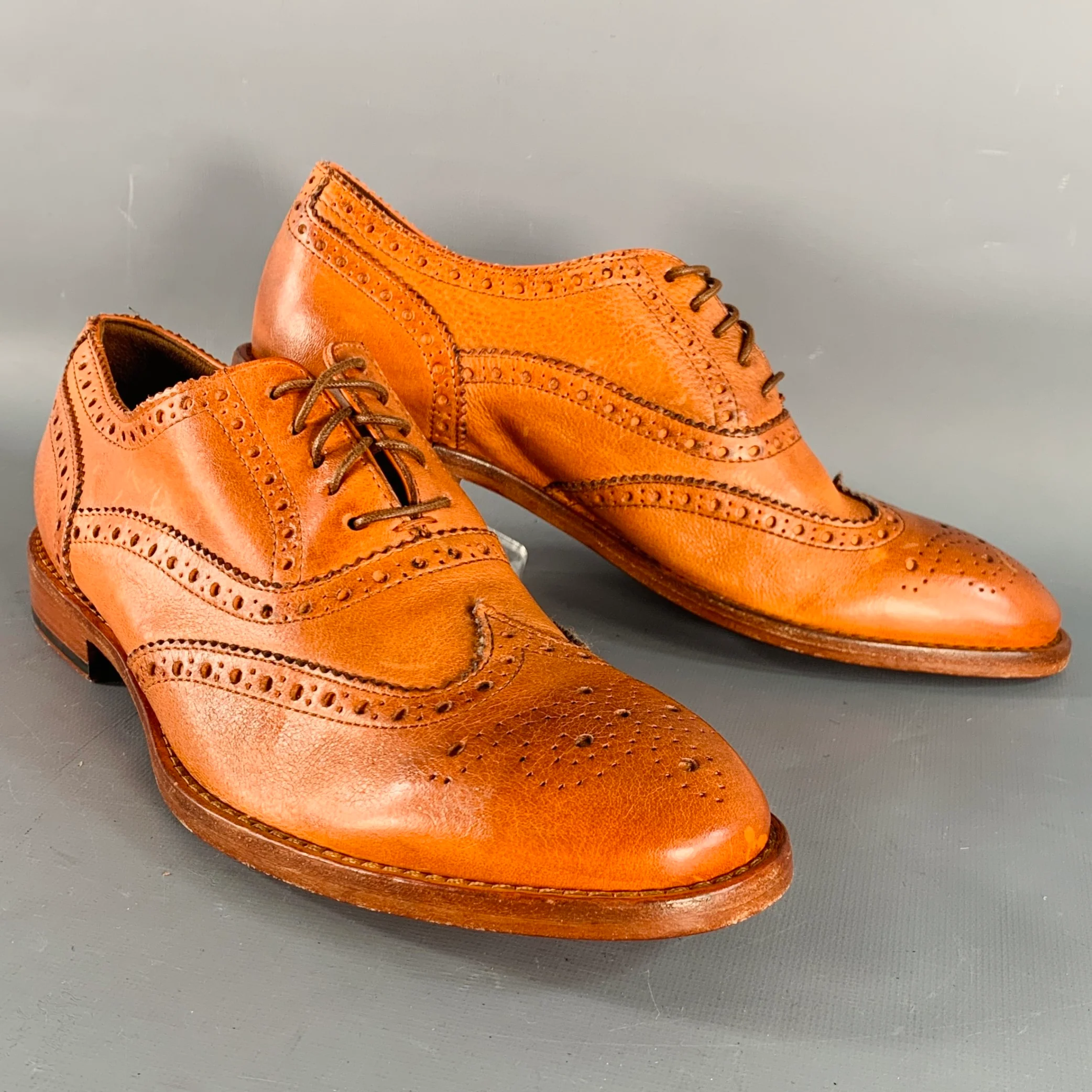 PAUL SMITH Size 7.5 Orange Perforated Leather Wingtip Lace-Up Flexible Travel Shoes