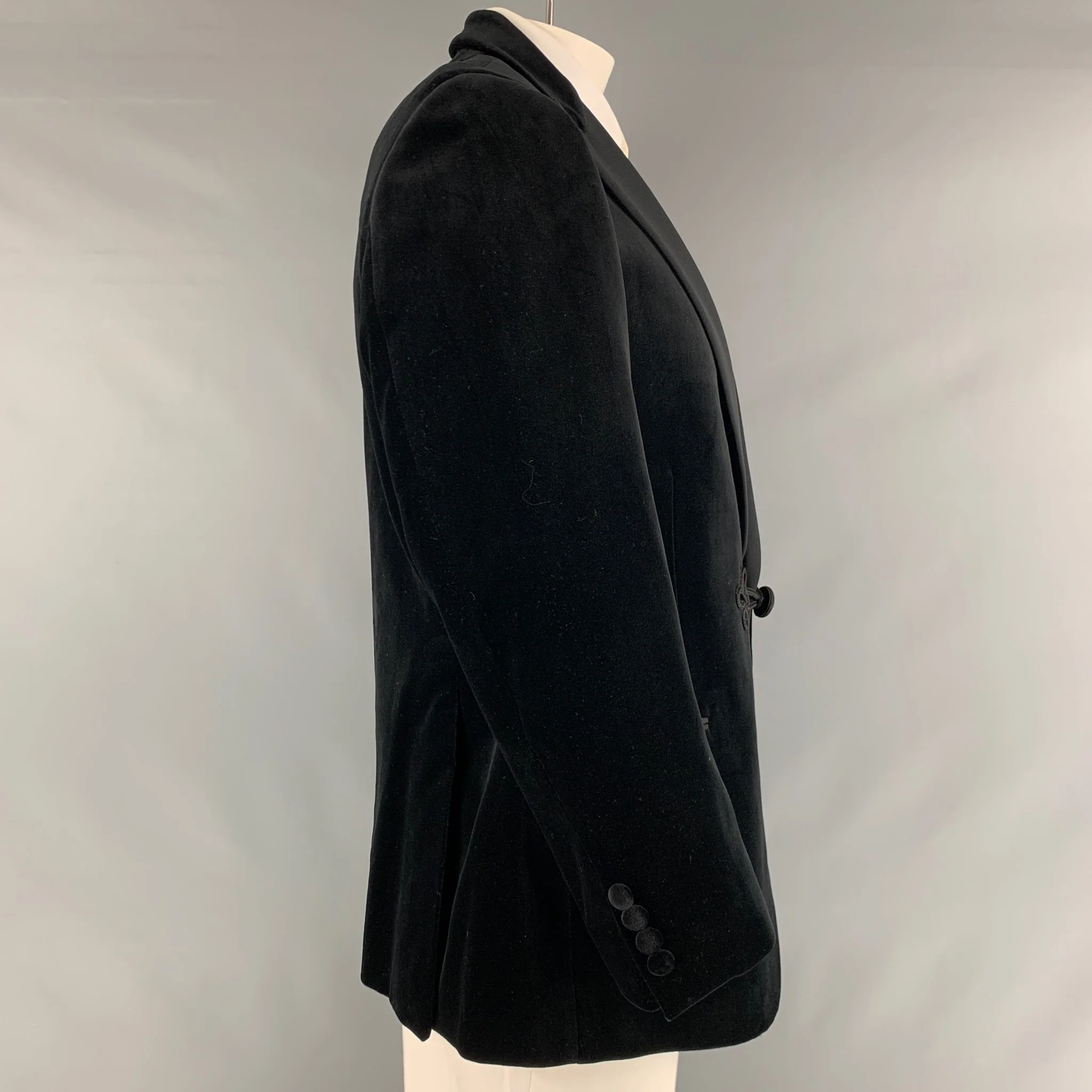PAUL STUART Size 44 Black Velvet Cotton Blend Peak Lapel Sport Coat - Image 3