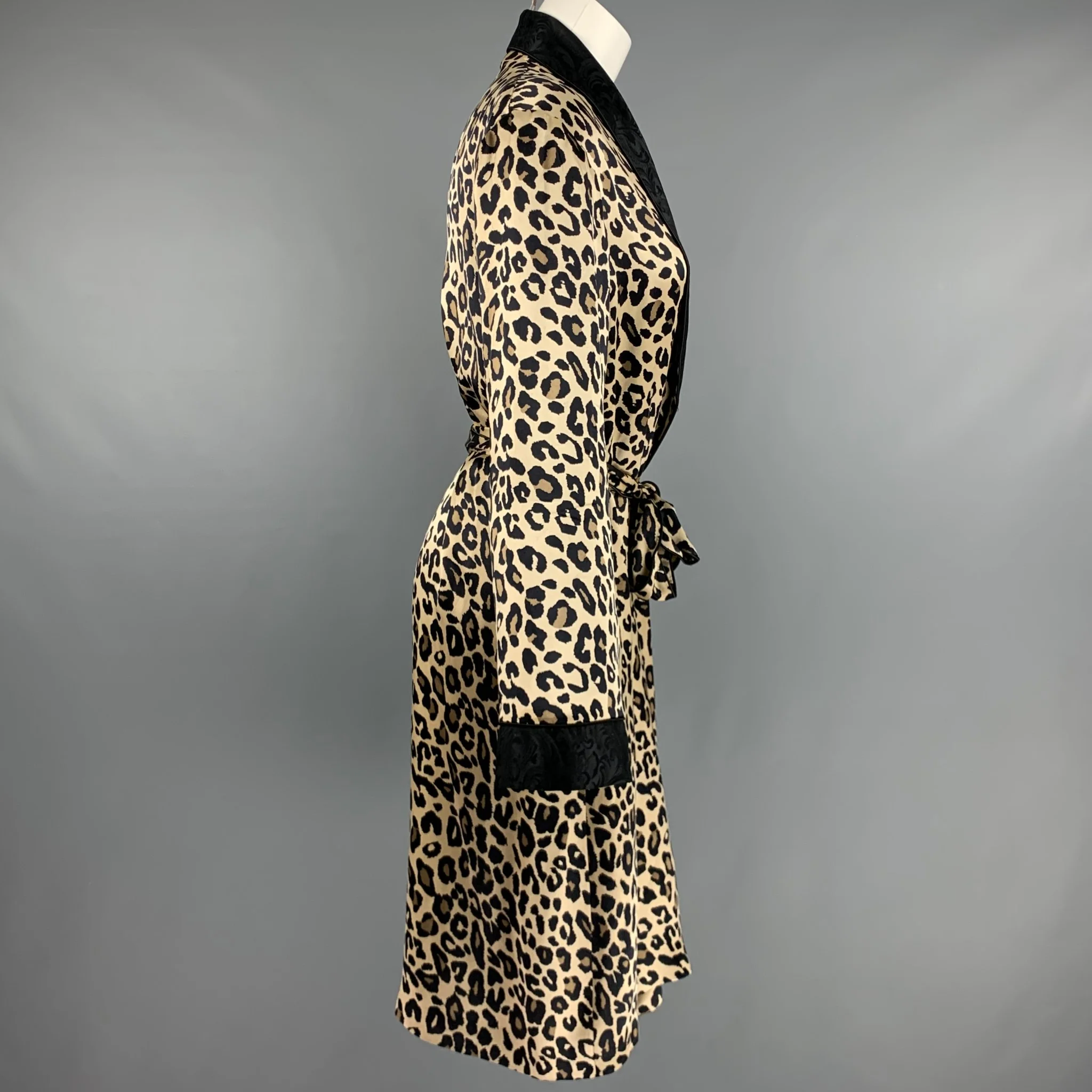 PAUL STUART Size M Black Beige Satin Animal Print Belted Bathrobe - Image 3