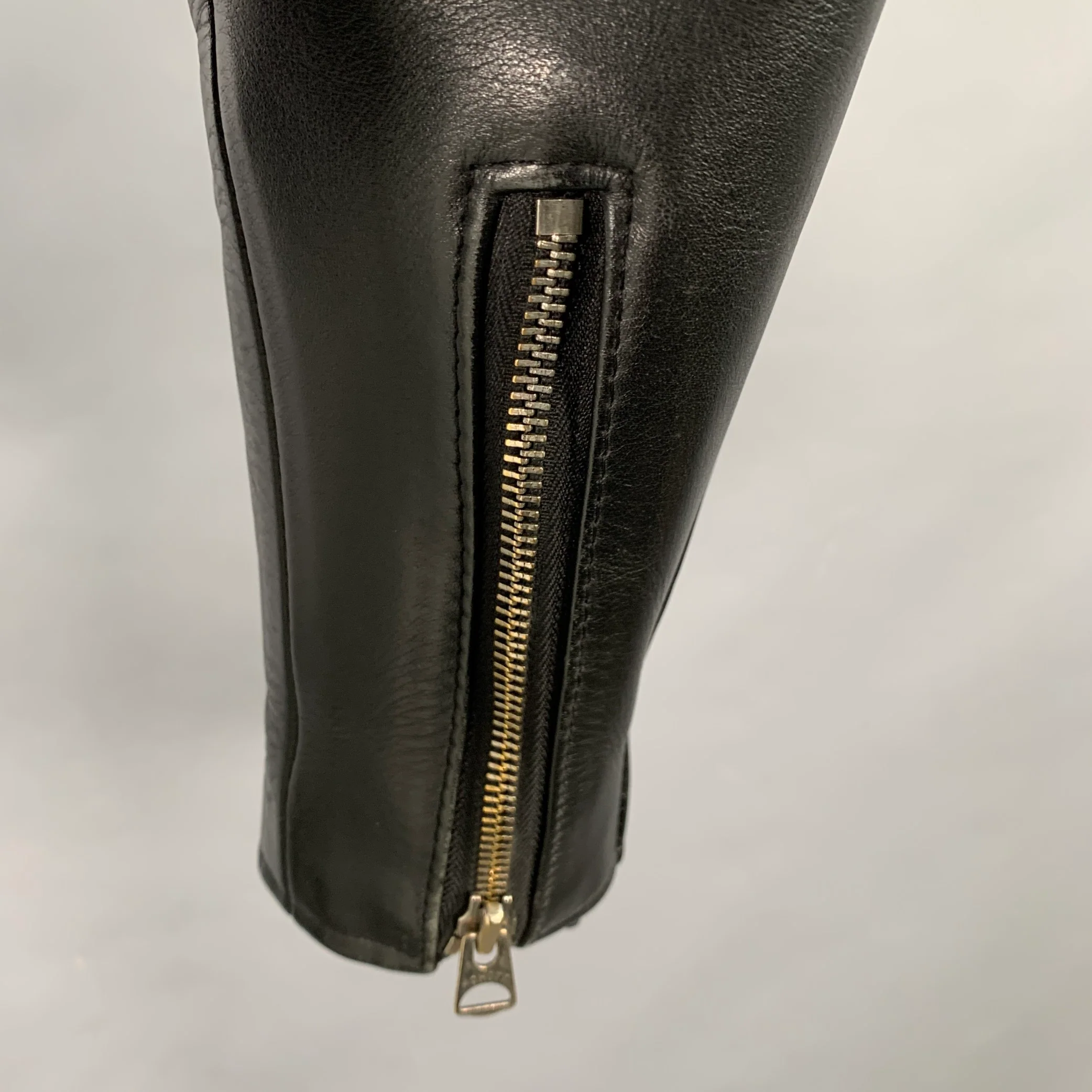 PERFECTO Size 38 Black Leather Motorcycle Jacket - Image 5