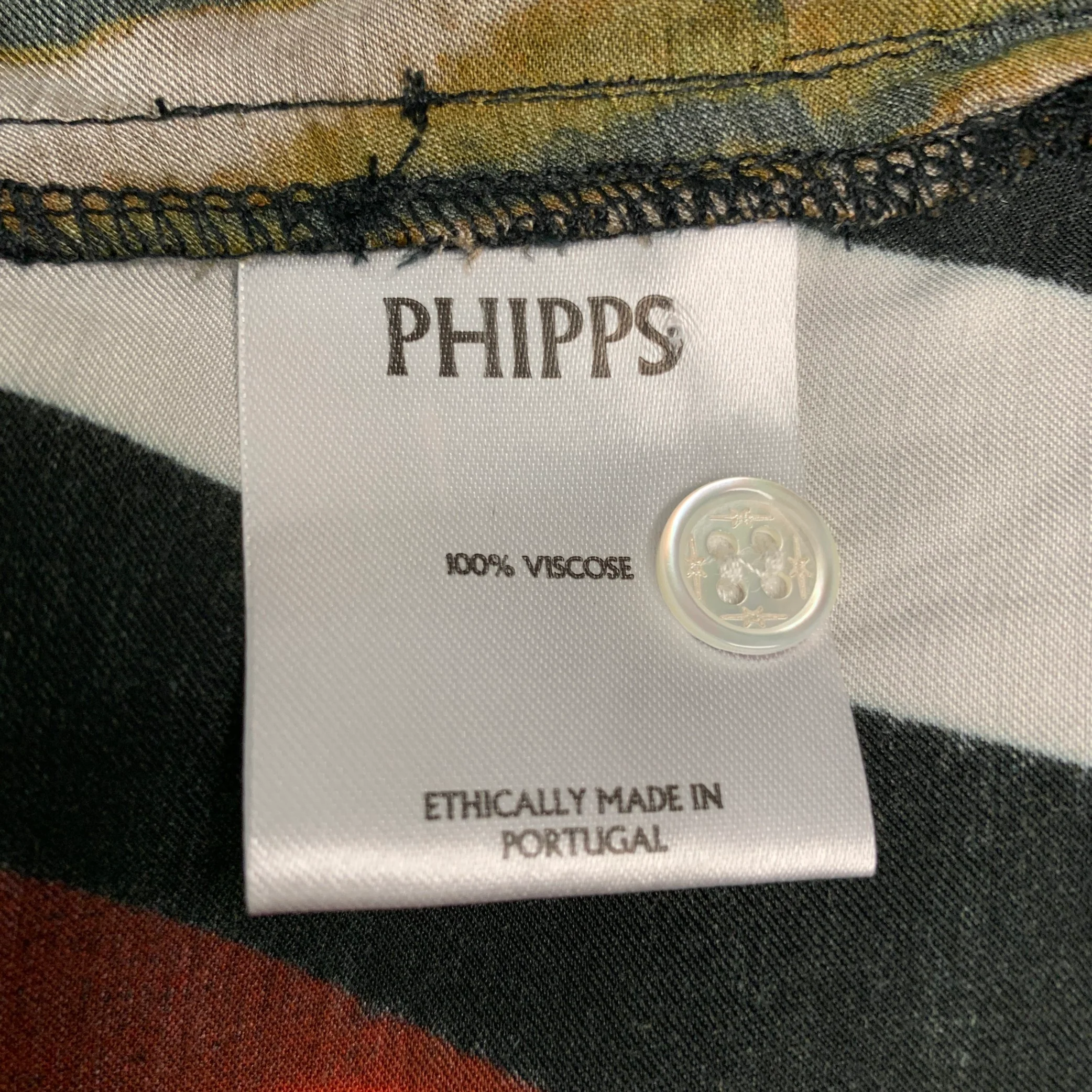 PHIPPS Size L -Dragon Warrior- Red Black Graphic Viscose Short Sleeve Shirt - Image 6
