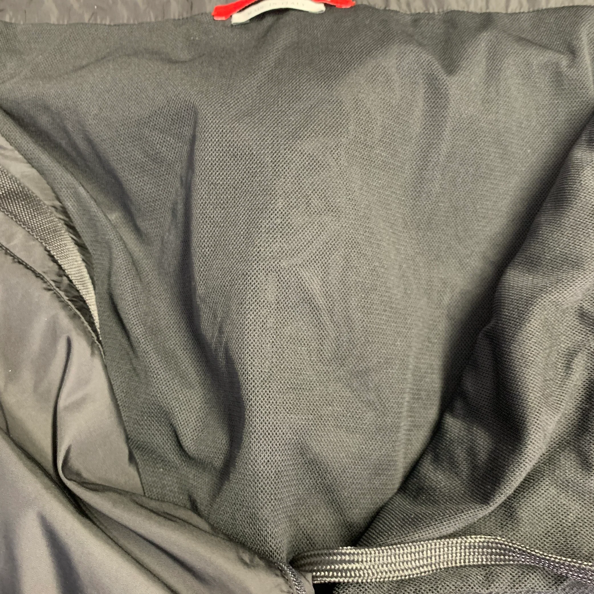 PRADA Size 34 Black Nylon Mesh Lined Zip Fly Swim Trunks - Image 7