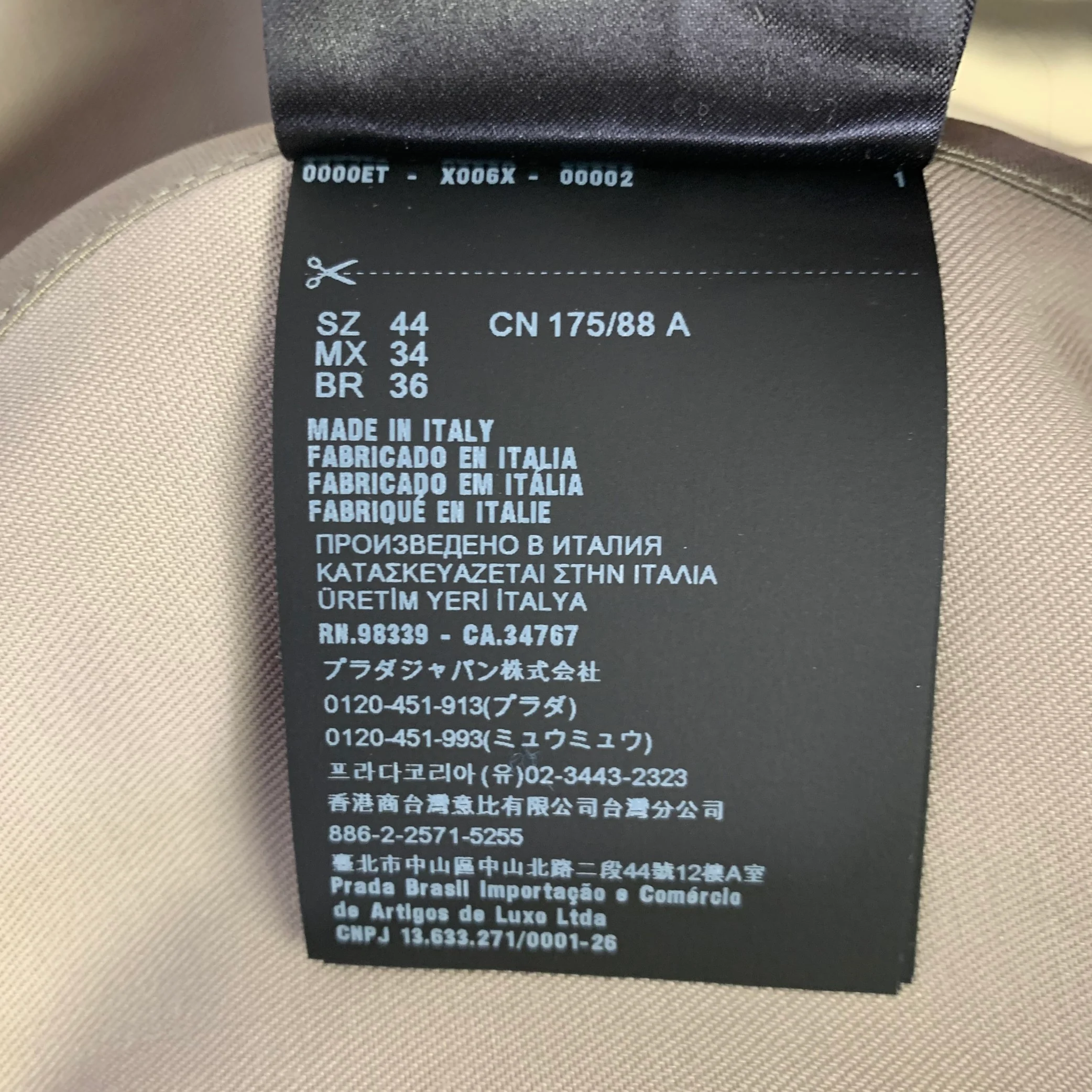 PRADA Size 8 Beige Virgin Wool Double Breasted Trenchcoat - Image 9