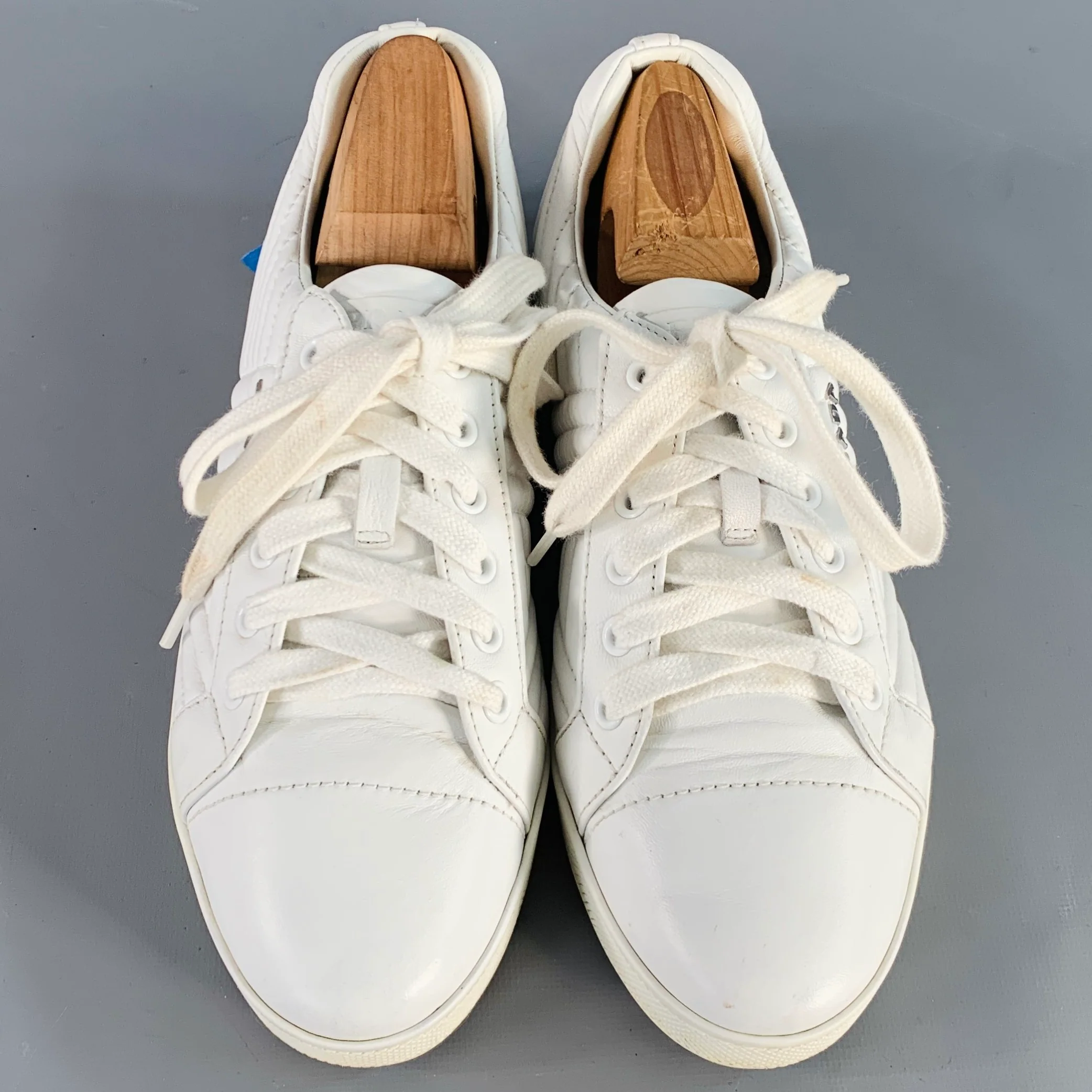 PRADA Size 8 White Leather Quilted Low Top Sneakers - Image 4