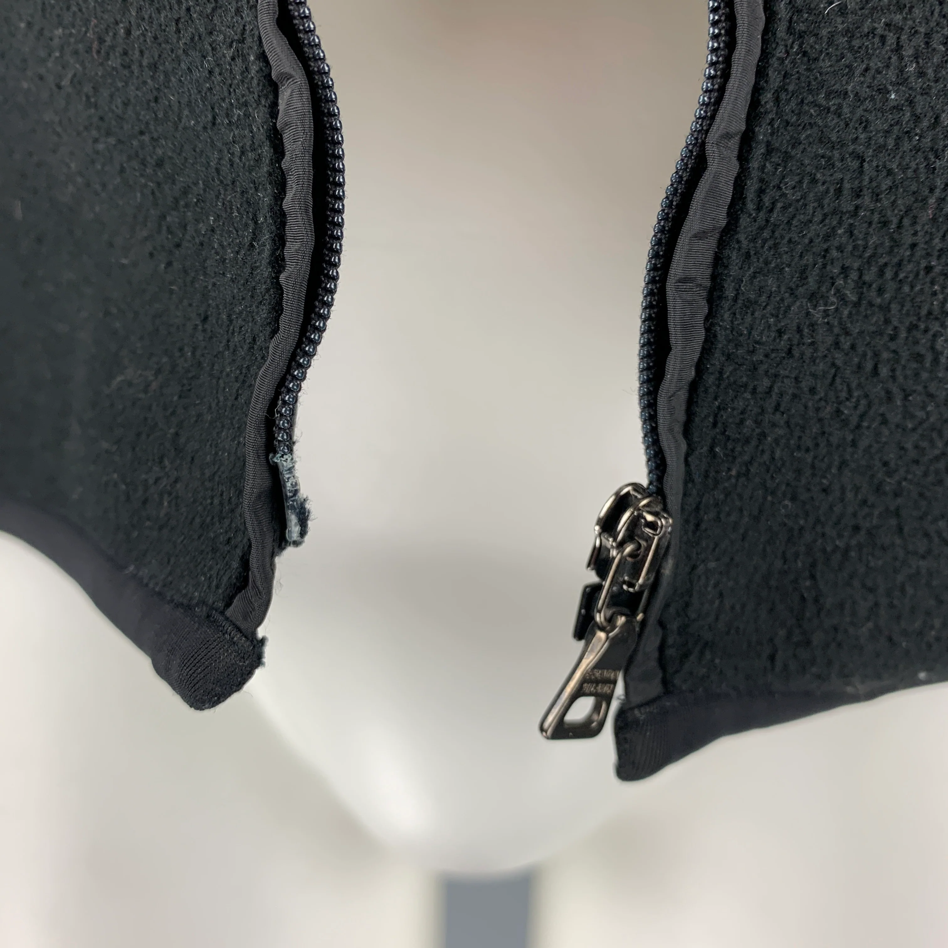 PRADA Size M Black Polyester Fleece Zip Up Vest - Image 4