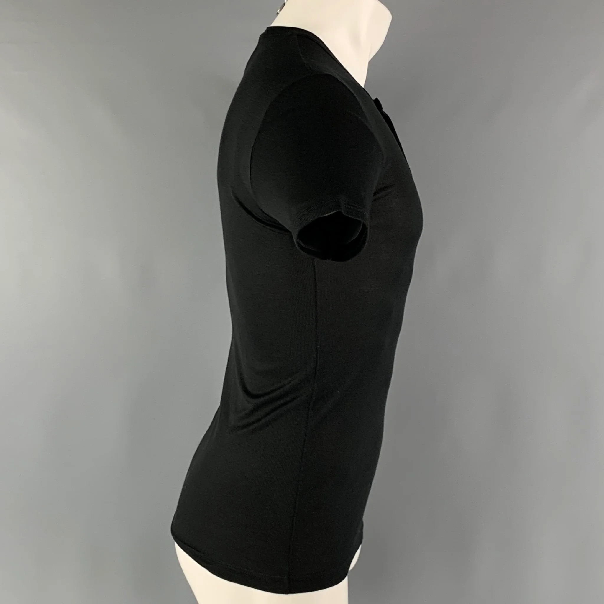 PRADA Size M Black Ribbed Henley T-shirt - Image 2