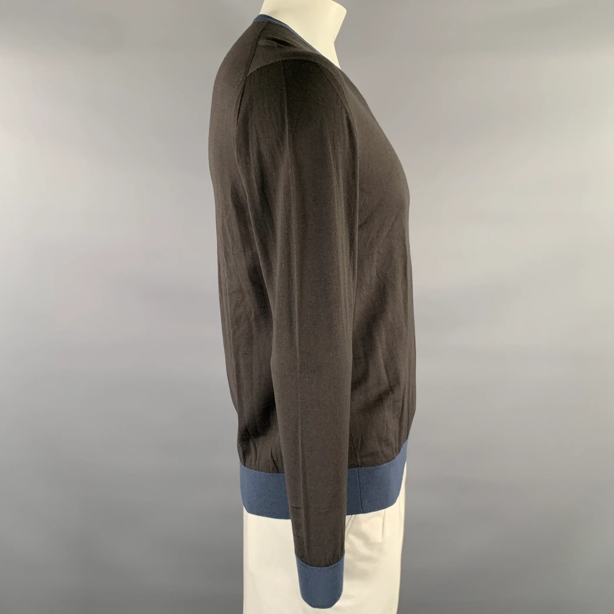 PRADA Size XL Grey Blue Knitted V-Neck Pullover - Image 2