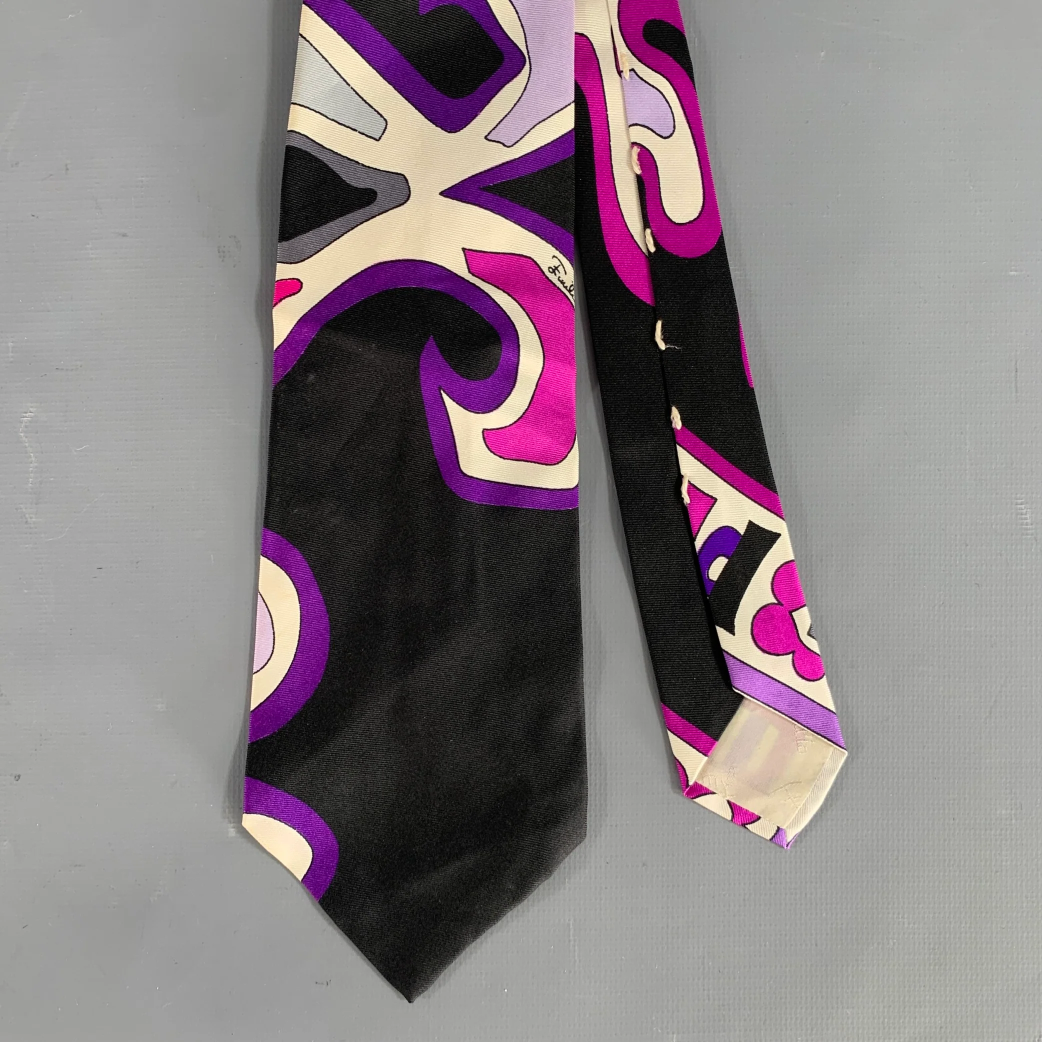PUCCI Purple Fuchsia Geometric Silk Tie