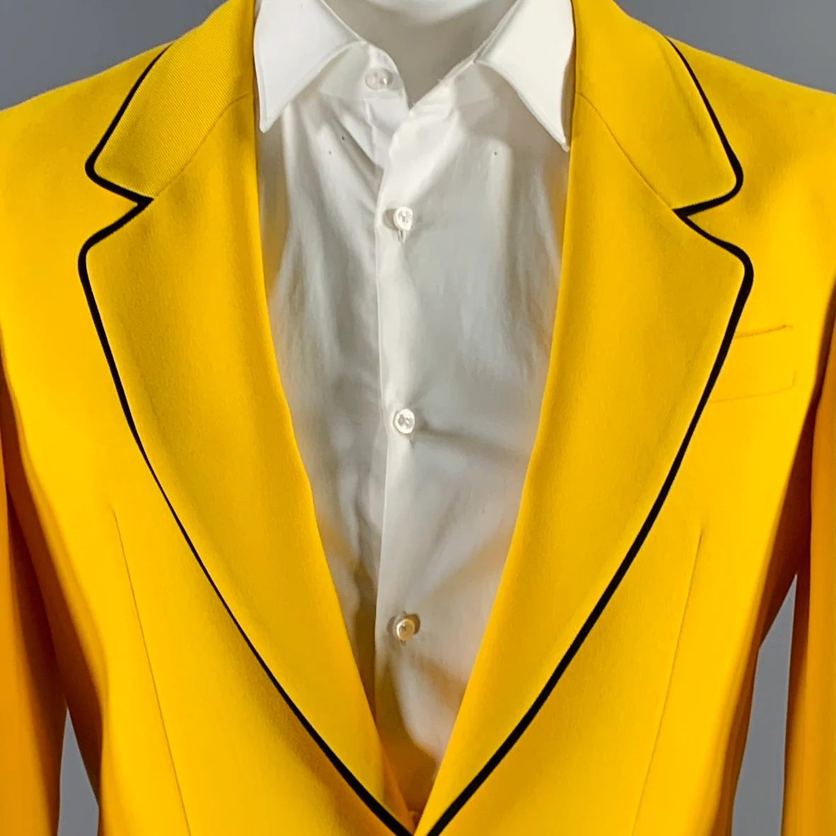 RANDOM IDENTITIES Chest Size 42 Yellow Black Polyester Notch Lapel 30 33 Suit - Image 2