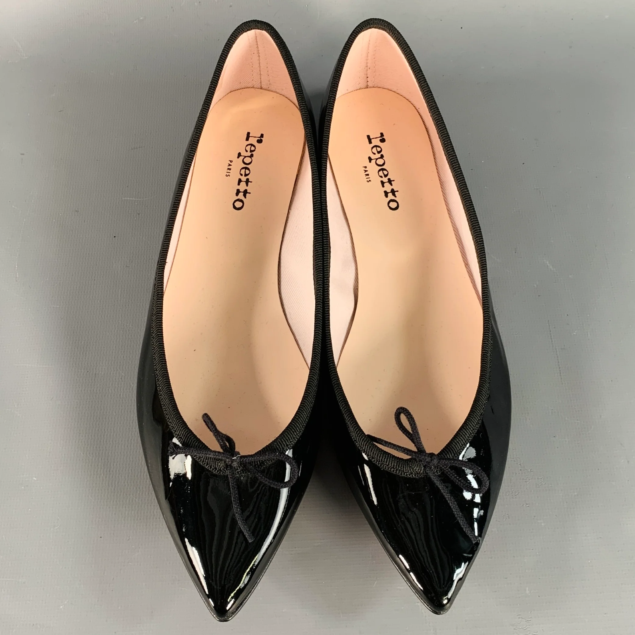REPETTO Size 9.5 Black Patent Leather Pointed Toe Bow Flats - Image 4