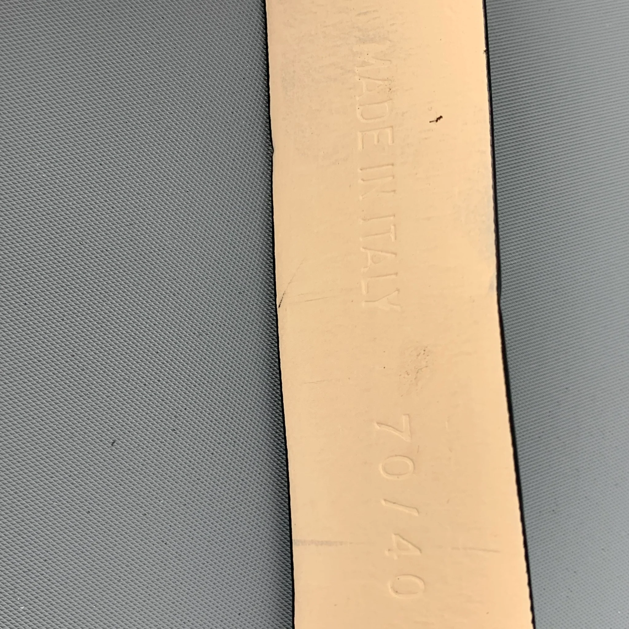 ROBERTO CAVALLI Size 4 Black Gold Leather Belt - Image 5