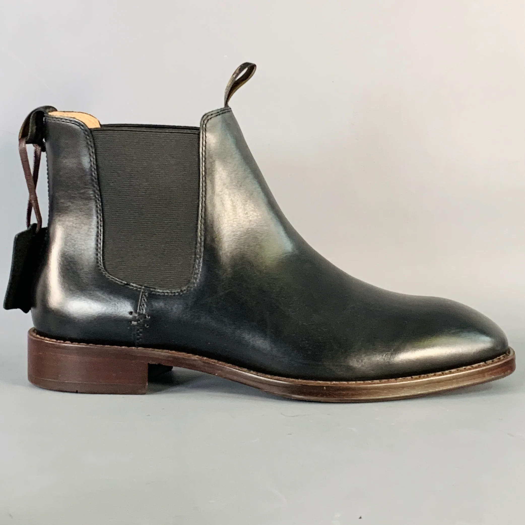 RODD & GUNN Size 10 Farmlands Black Leather Ankle Chelsea Boots - Image 2