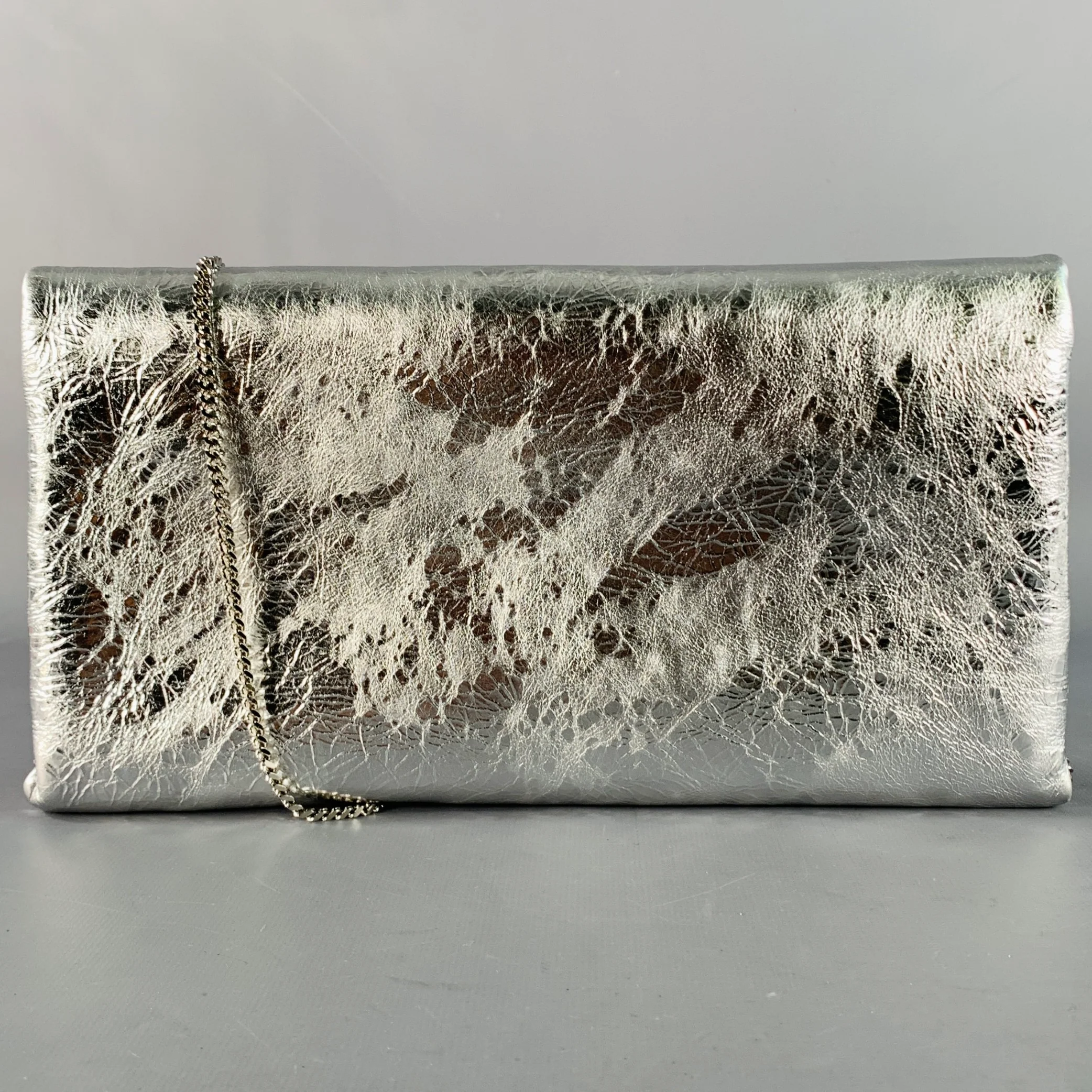 ROGER VIVIER Metallic Silver Textured Leather Clutch Handbag - Image 3
