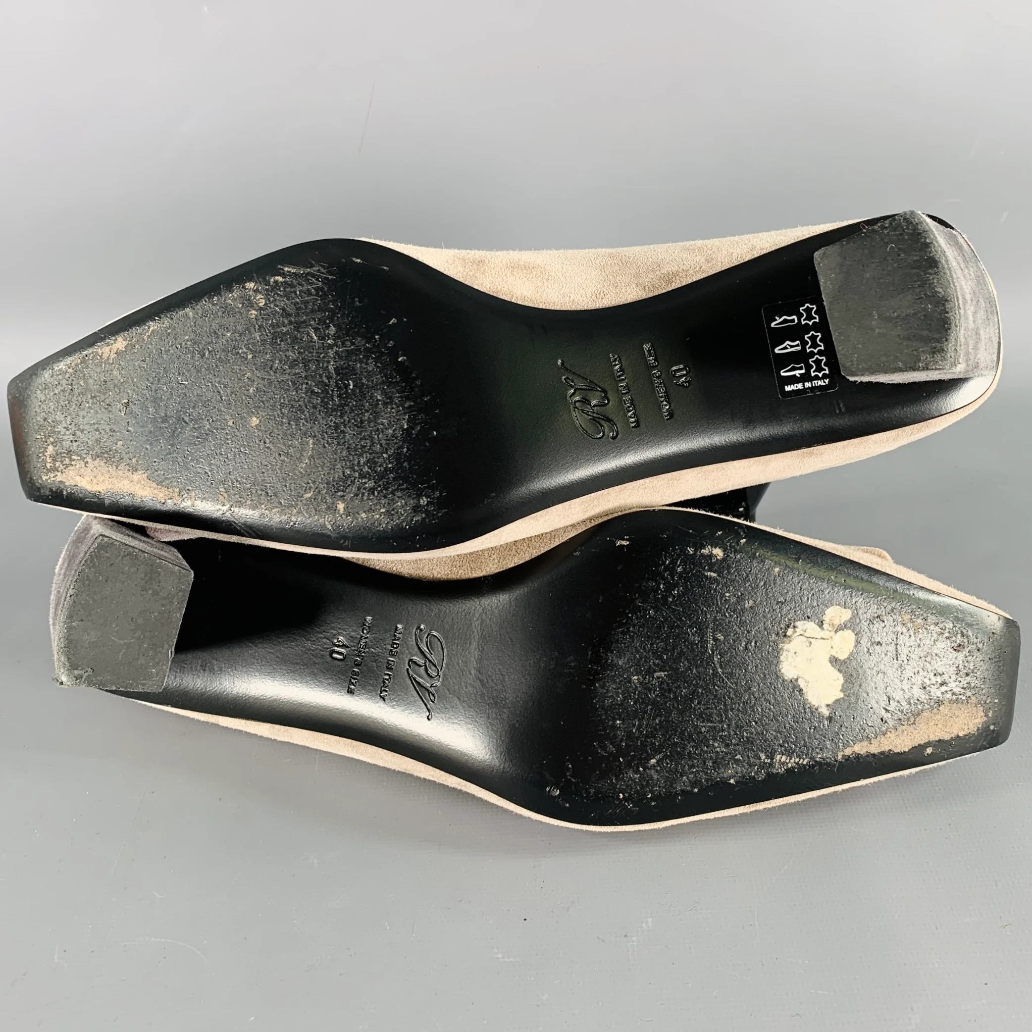 ROGER VIVIER Size 10 Grey Taupe Suede Kitten Heel Pumps - Image 6