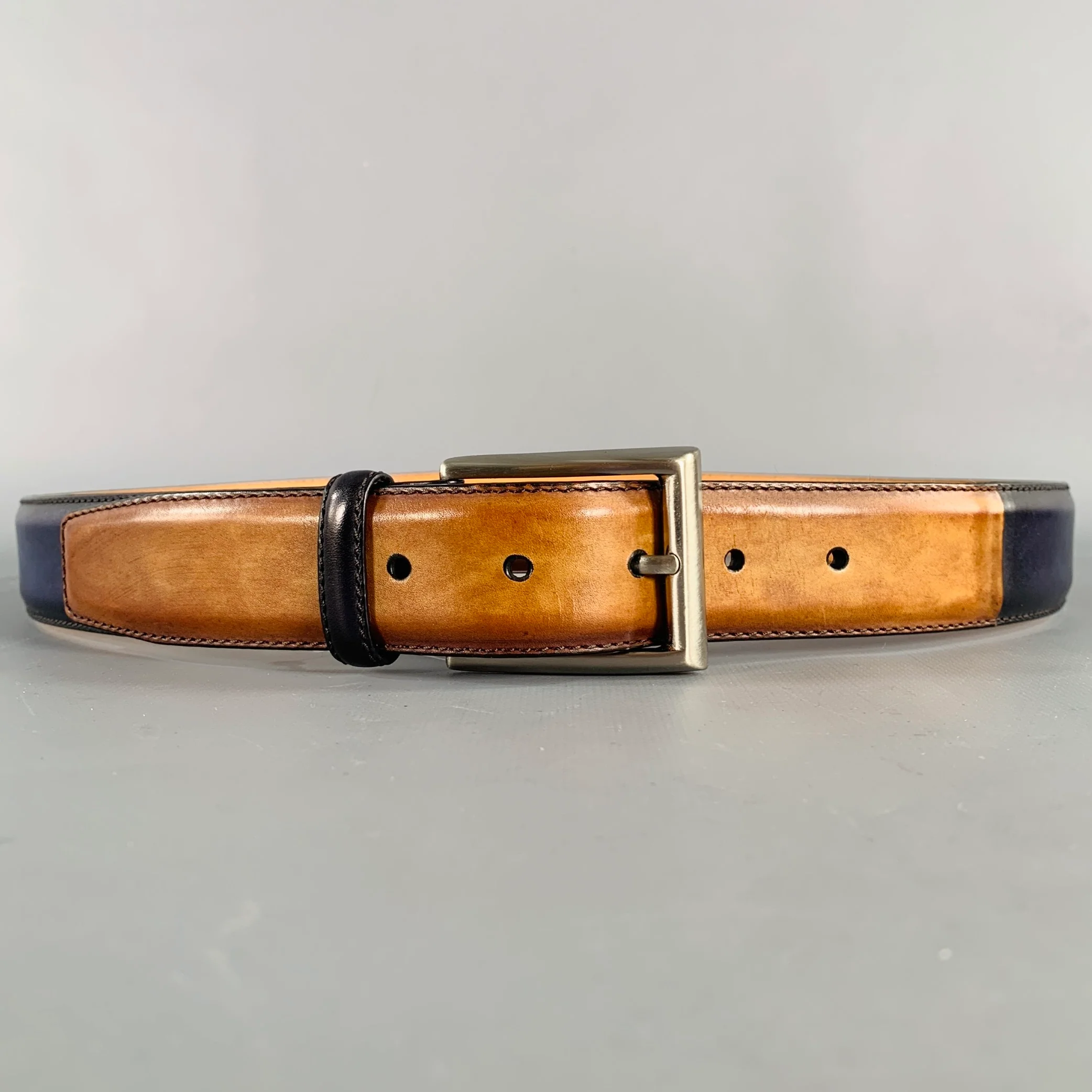 SAKS FIFTH AVENUE MAGNANNI Size 36 Navy Tan Two Tone Leather Belt