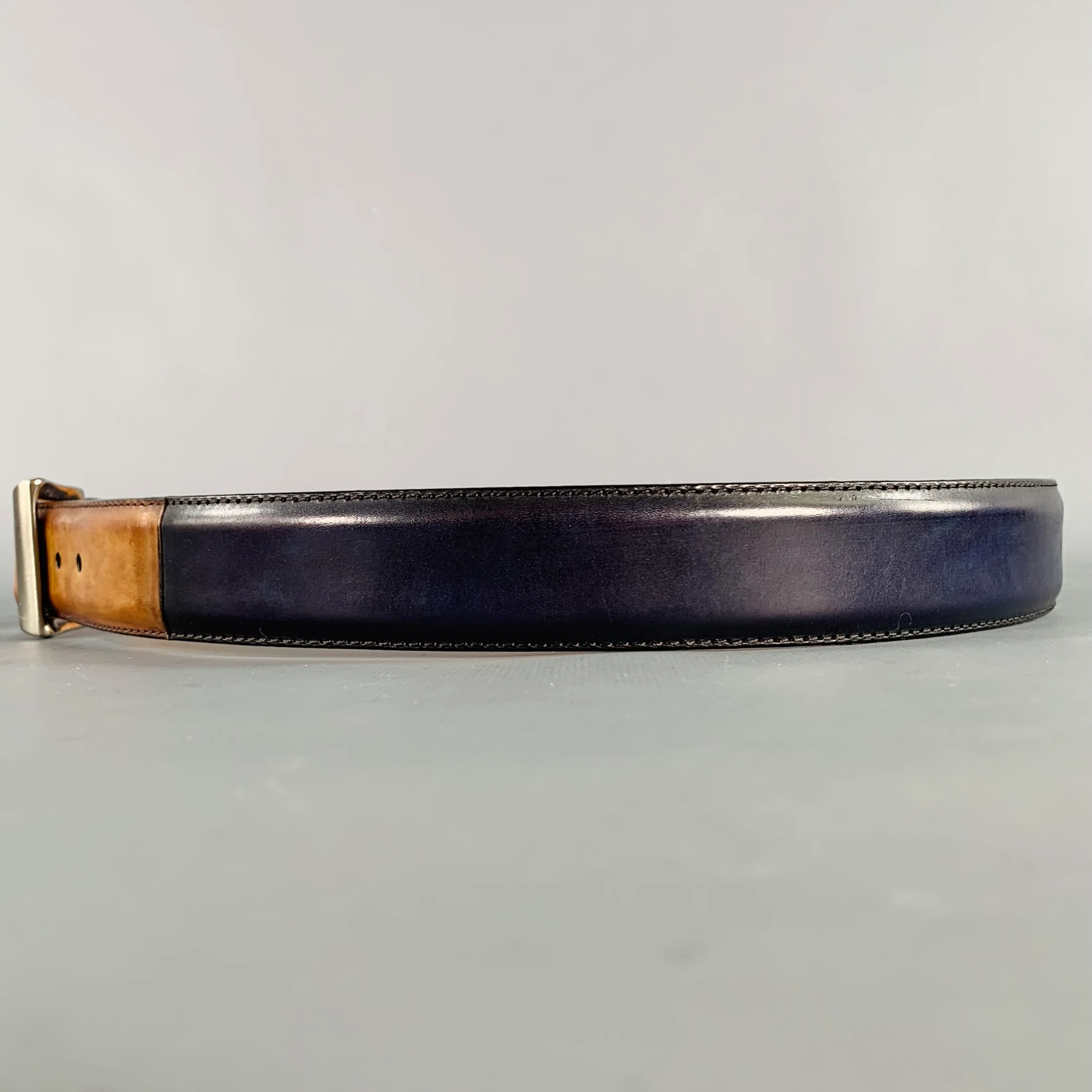 SAKS FIFTH AVENUE MAGNANNI Size 36 Navy Tan Two Tone Leather Belt - Image 4