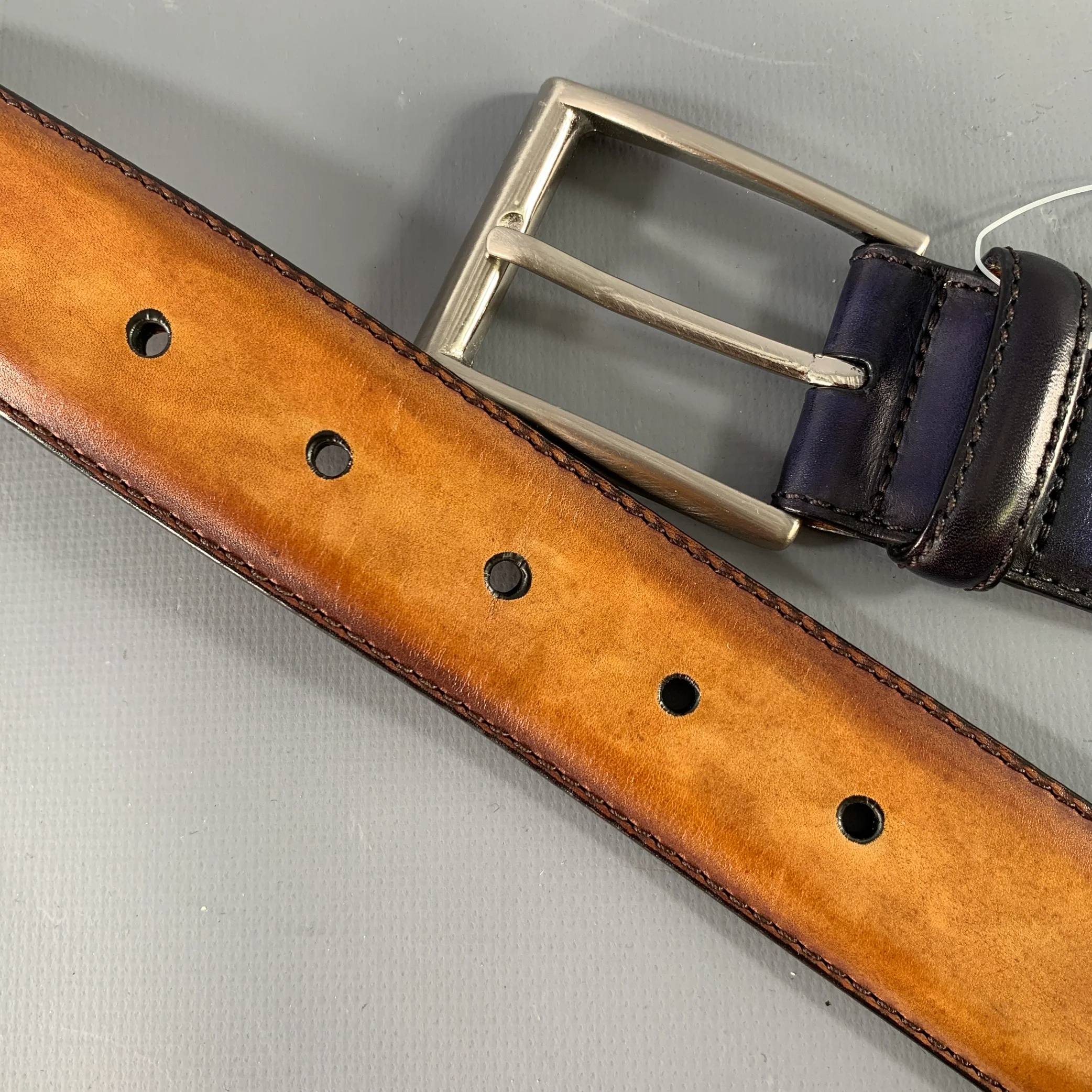 SAKS FIFTH AVENUE MAGNANNI Size 36 Navy Tan Two Tone Leather Belt - Image 7