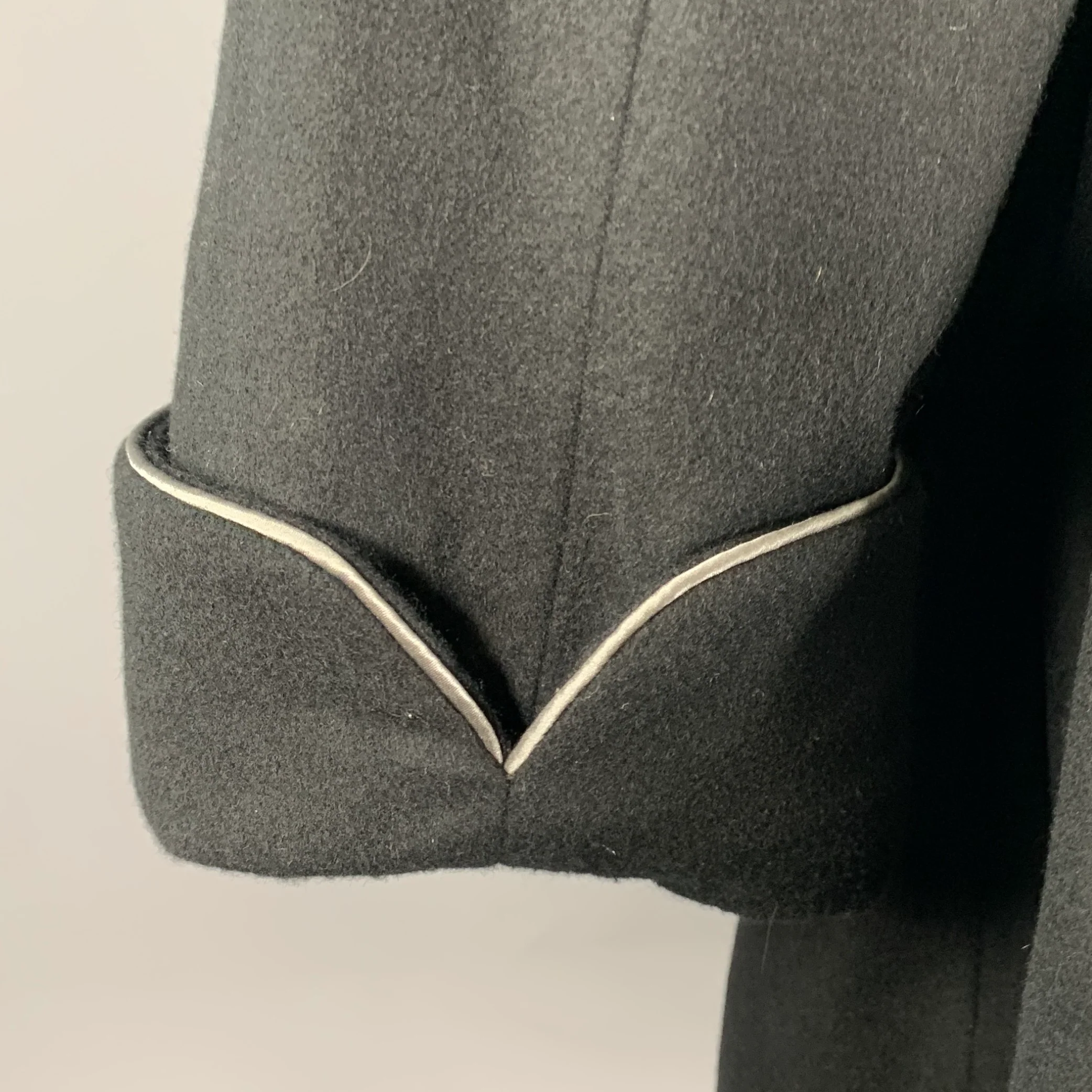 SAKS FIFTH AVENUE Size XL Black Cashmere Smoking Jacket - Image 5