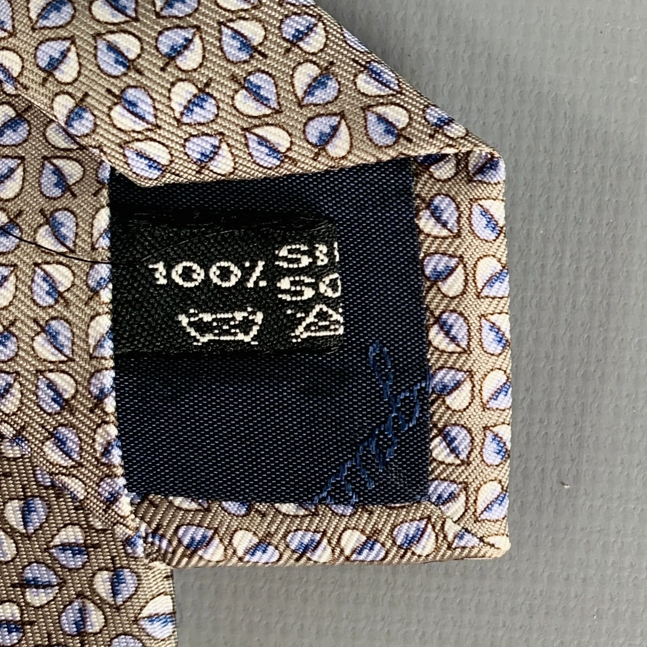 SALVATORE FERRAGAMO Grey Blue Leaves Silk Tie - Image 5