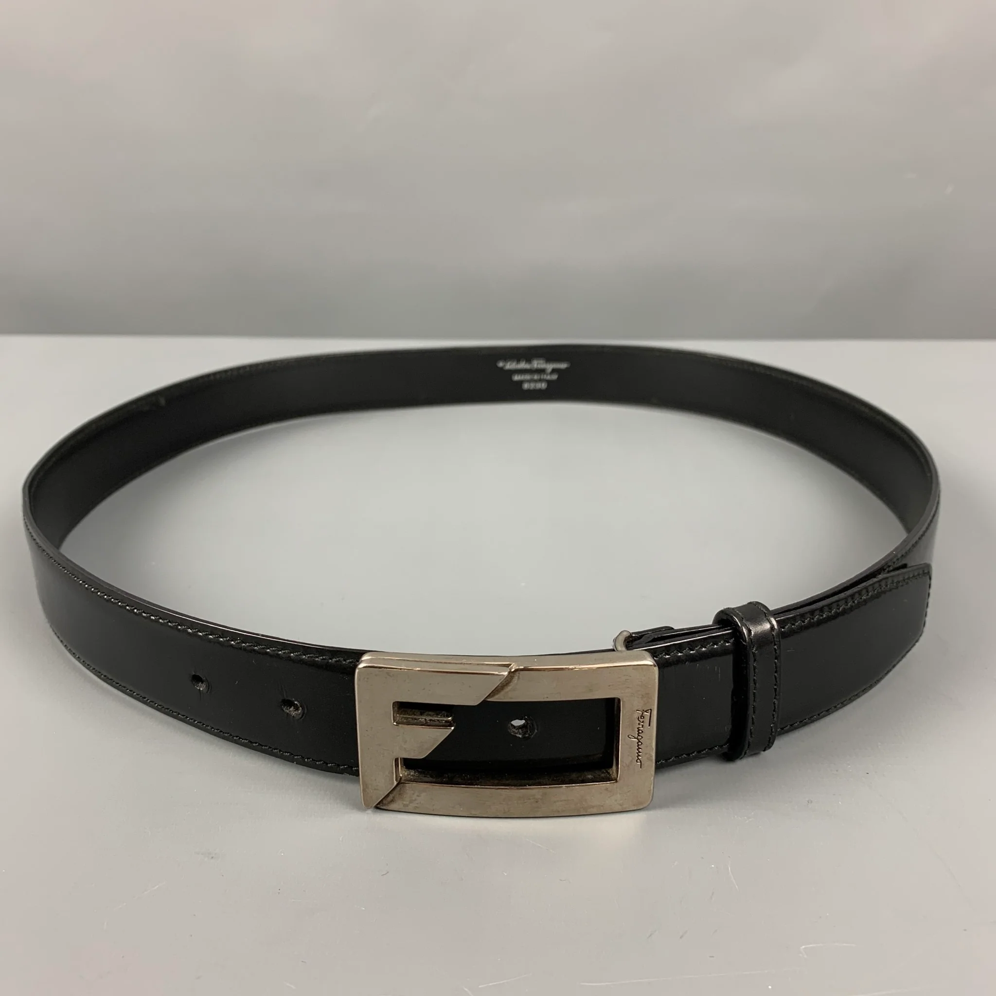 SALVATORE FERRAGAMO Size 38 Black Leather Belt