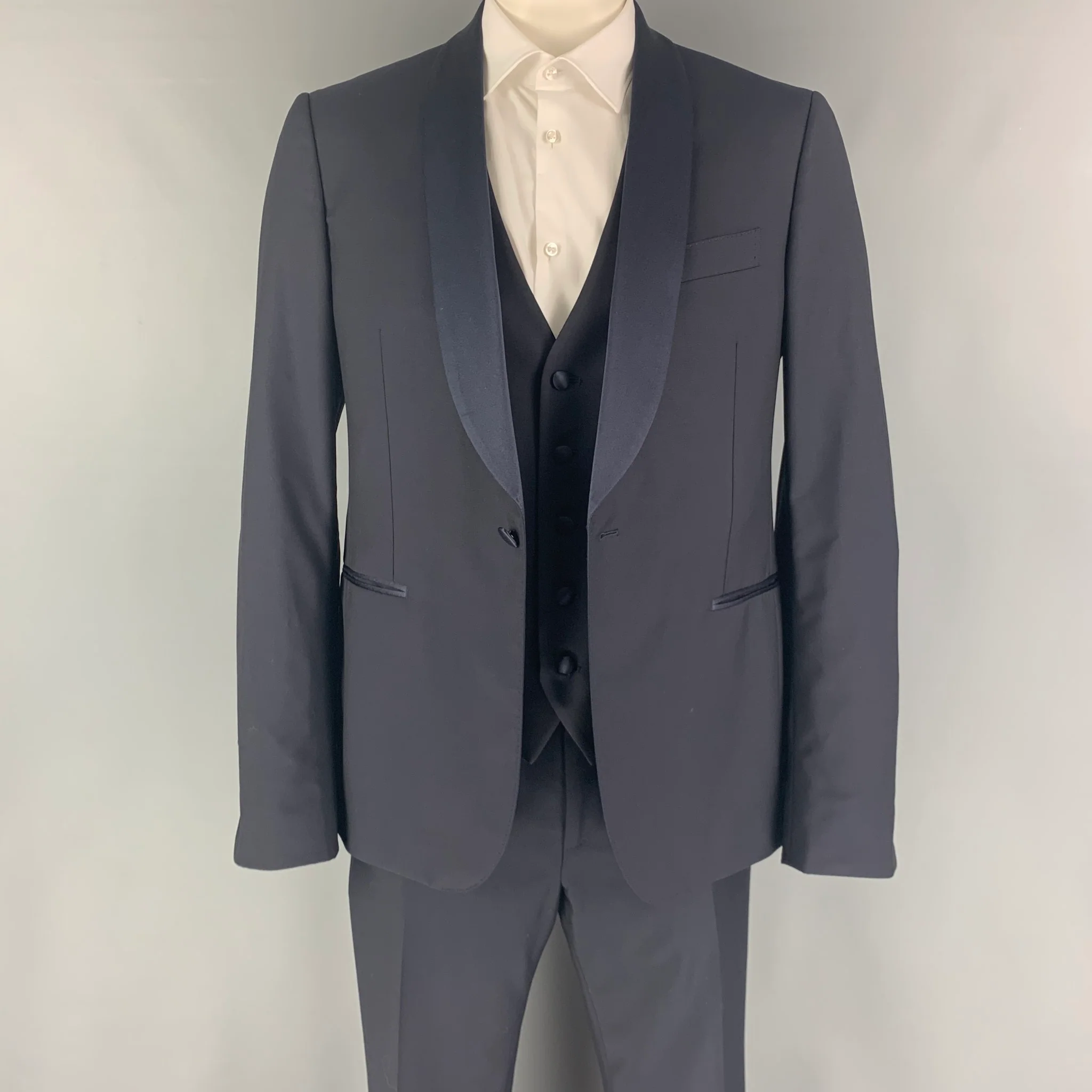 SALVATORE FERRAGAMO Size 42 Navy Wool Mohair Shawl Collar Tuxedo 3 Piece Suit - Image 2