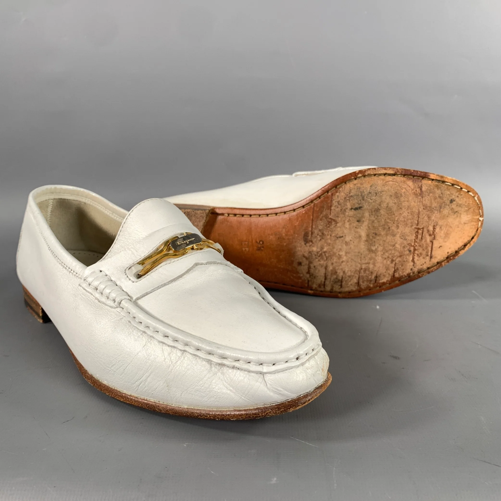 SALVATORE FERRAGAMO Size 9.5 White Gold Crackled Leather Penny Loafers - Image 5