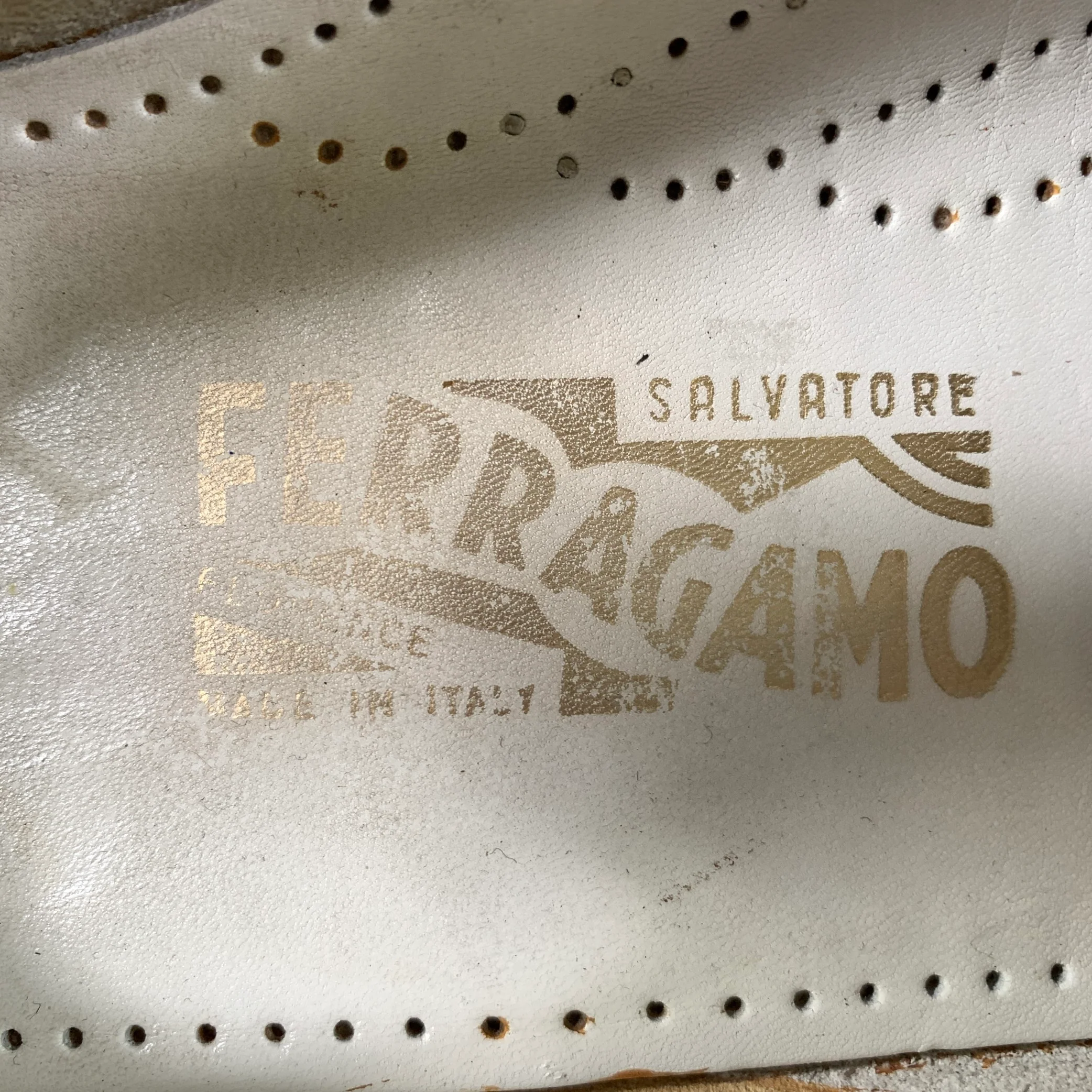 SALVATORE FERRAGAMO Size 9.5 White Gold Crackled Leather Penny Loafers - Image 7