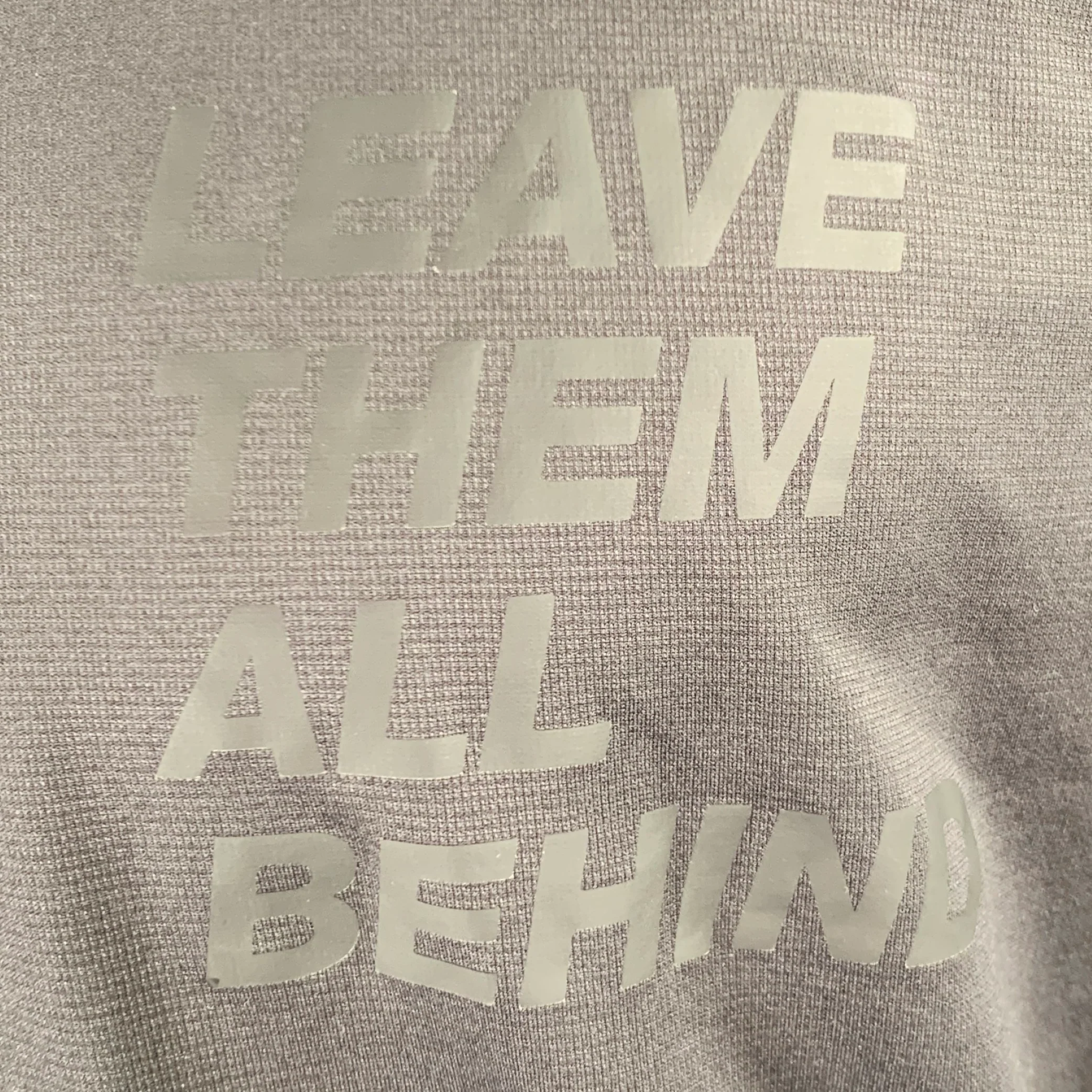 SATISFY Size M Black Graphic Crew Neck Running Pullover - Image 2