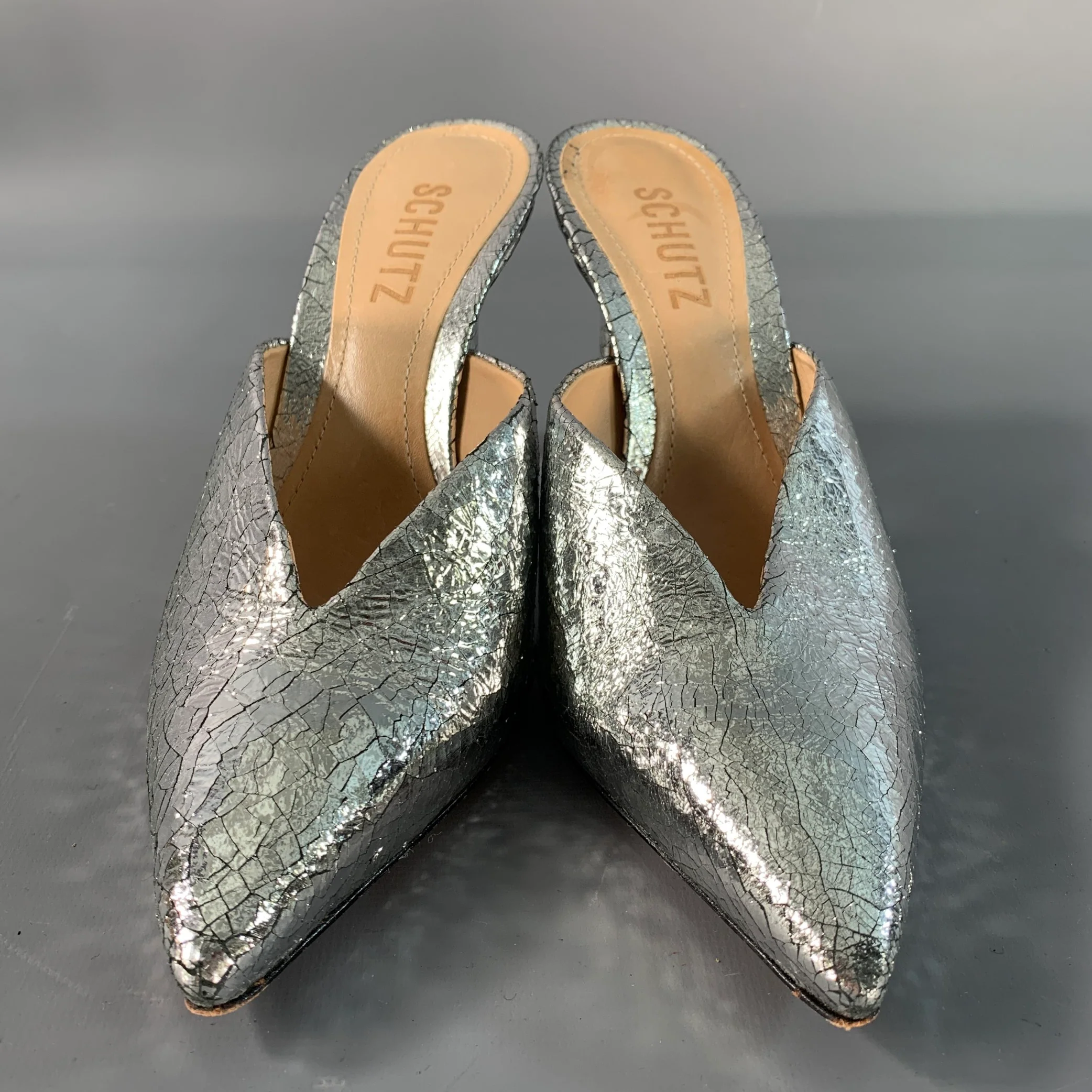 SCHUTZ Size 6.5 Silver Leather Wrinkled Mules Pumps - Image 4